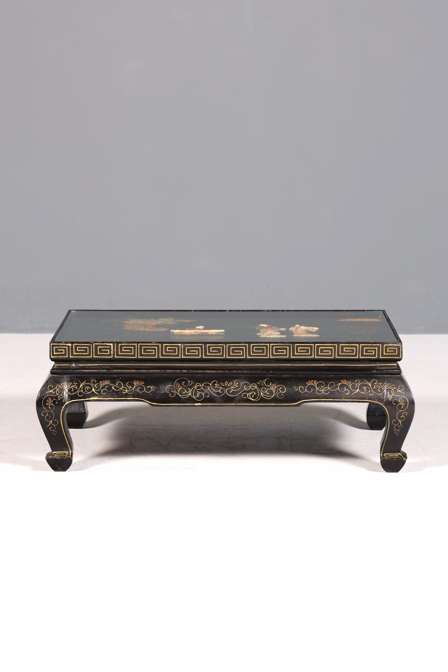 Traumhafter Chinesischer Couchtisch Asia Tisch Ablagetisch mit Asiatischen Motiven