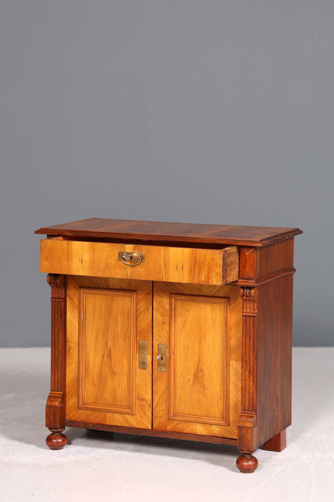 Wunderschöner Jugendstil Schrank Antik Kommode Eiche Gründerzeit Sideboard