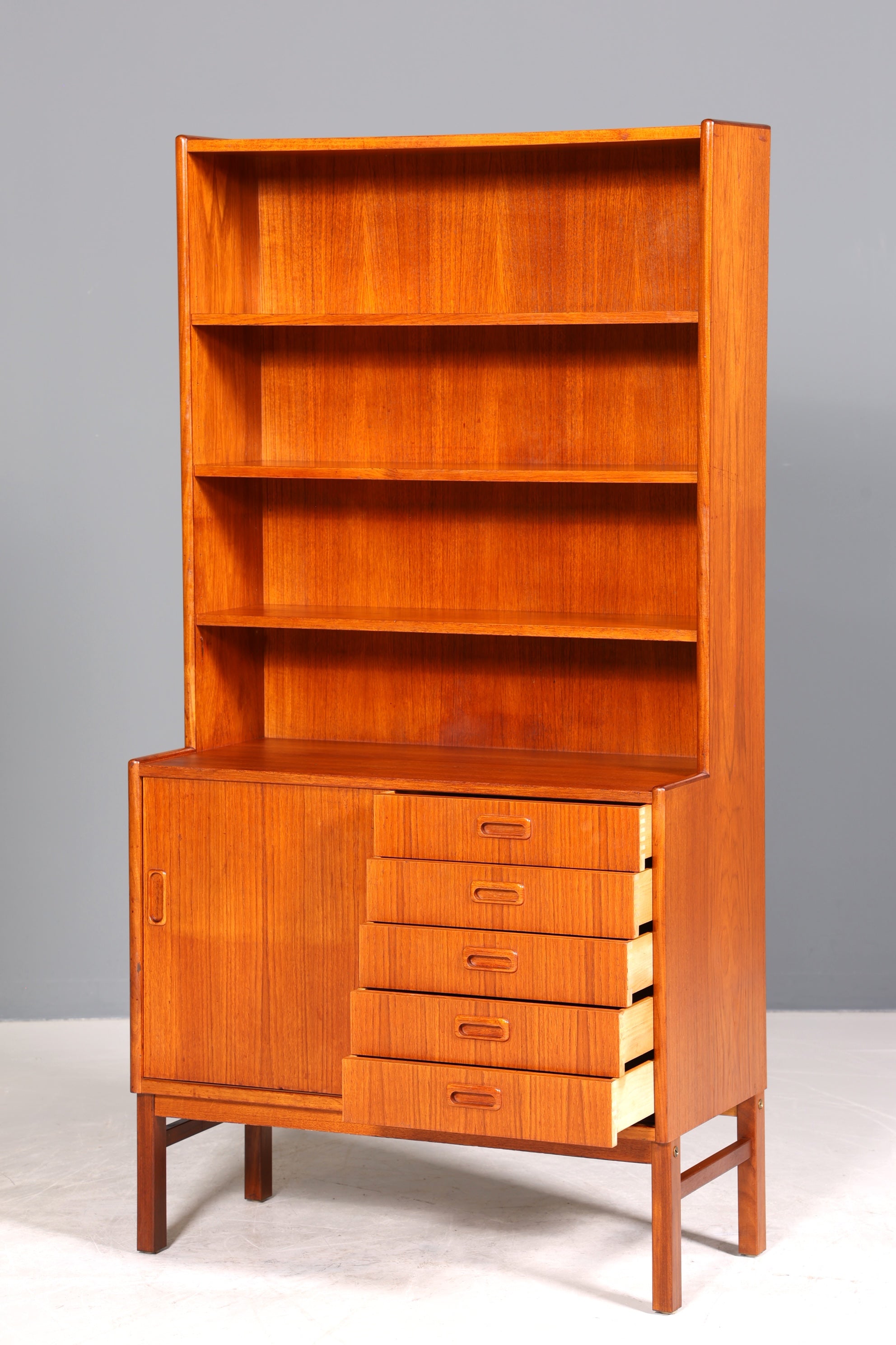 Traumhaftes Mid Century Regal Vintage Teak Holz Schrank Bücherregal Kommode