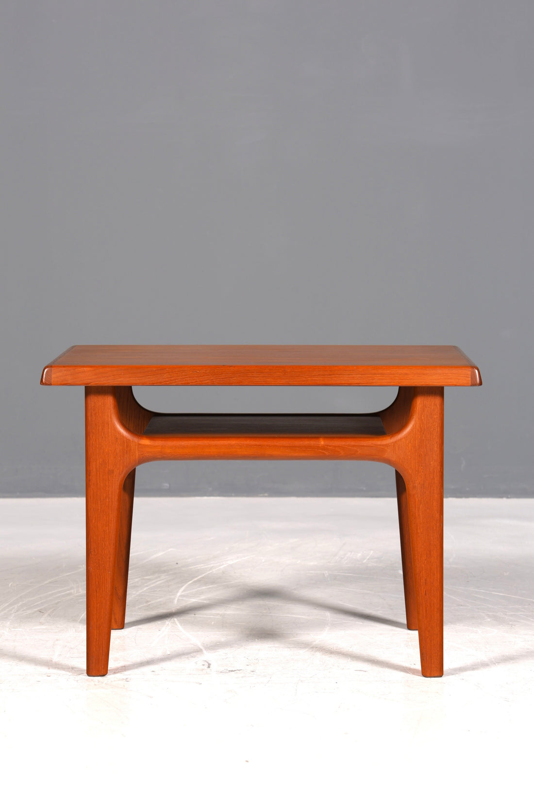 Wunderschöner Mid Century Couchtisch Teak Holz Ablagetisch designed by Niels Bach für Randers Vintage Coffee Table 60s Wohnzimmertisch