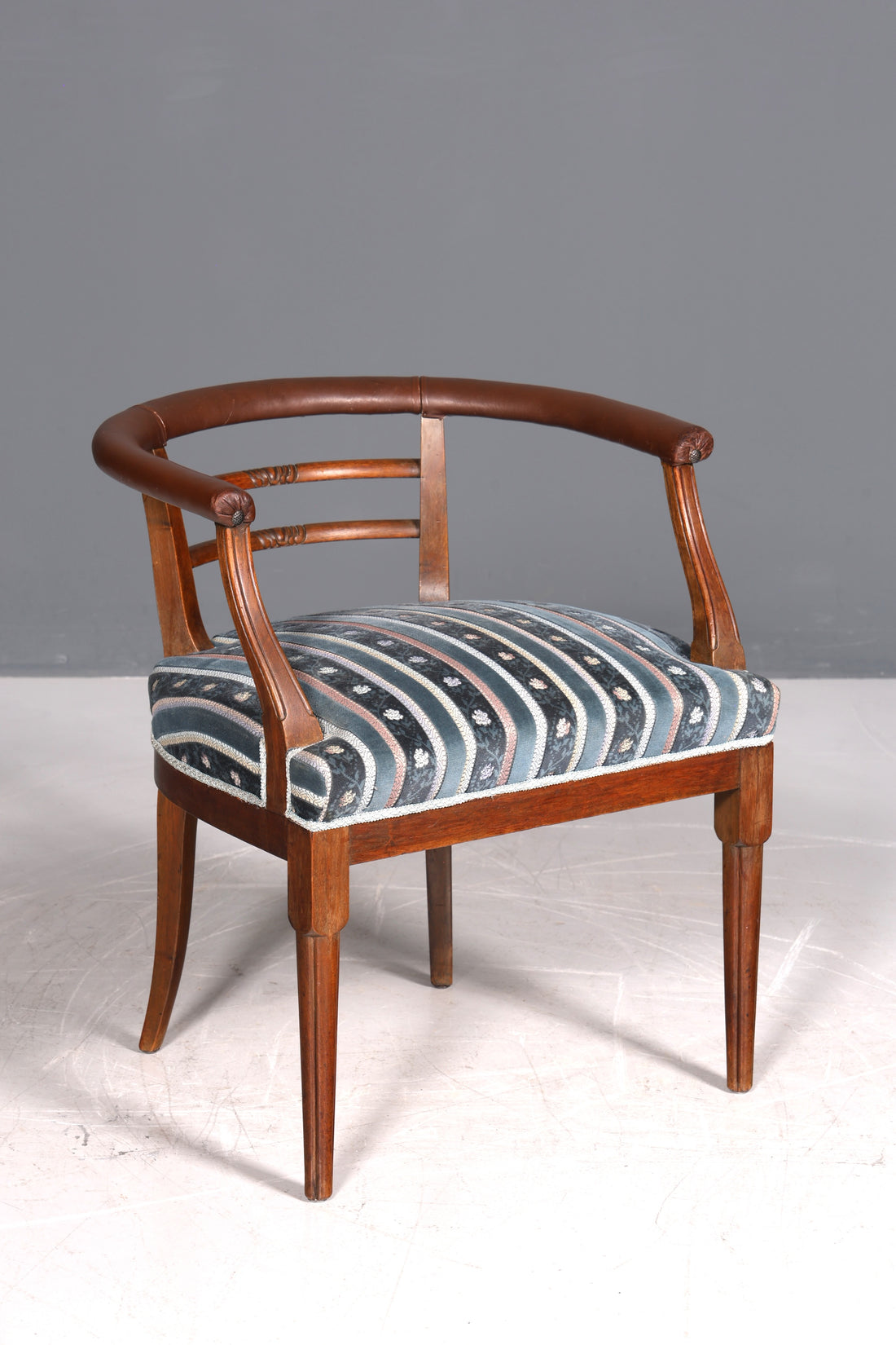 Wunderschöner Englischer Stuhl UK Küchenstuhl Antik halbrunder Sekretär Stuhl Polsterstuhl