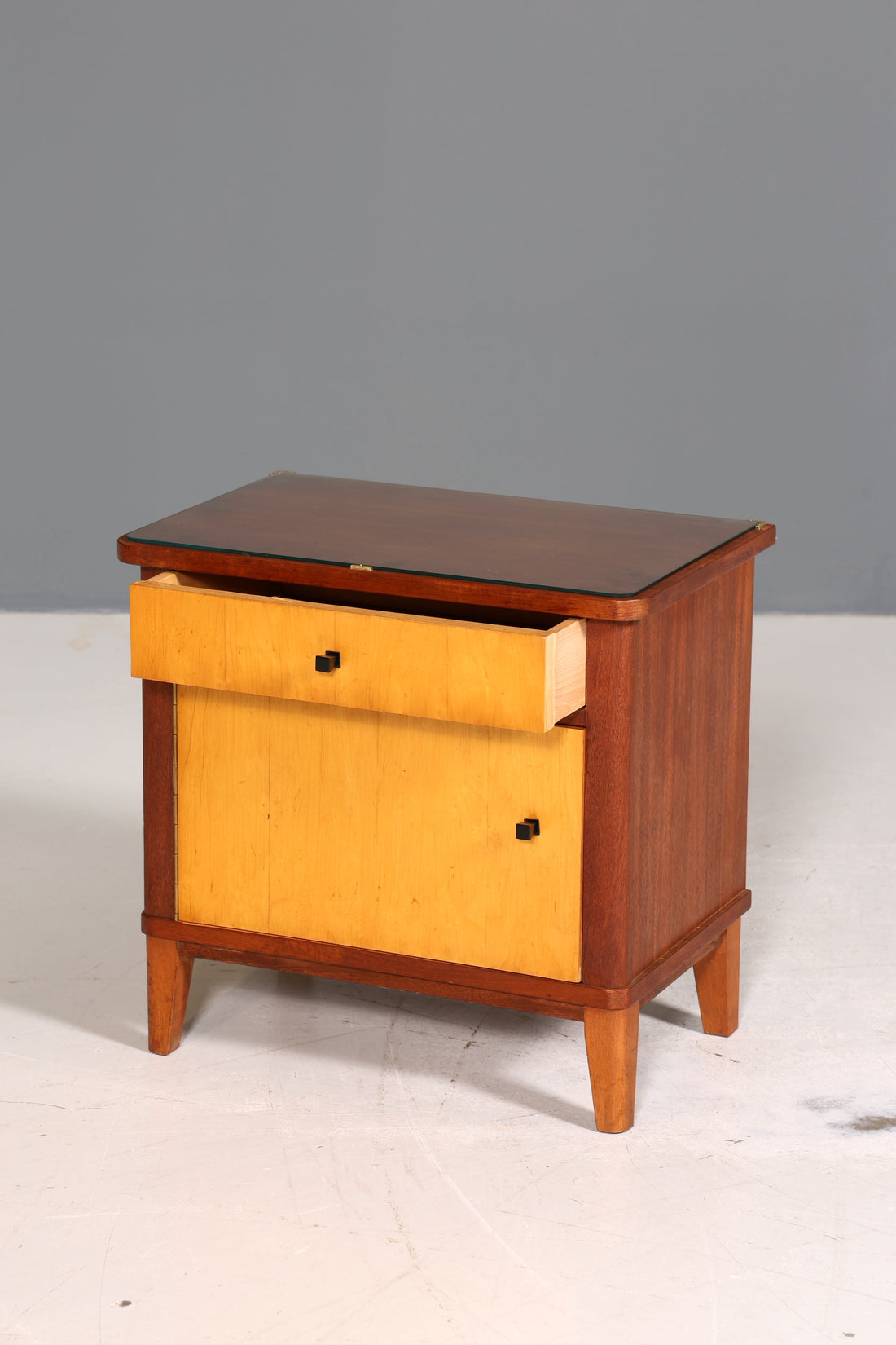 Wunderschöne Mid Century Kommode Vintage Nachttisch 60s Schubladenkommode 1 von 2