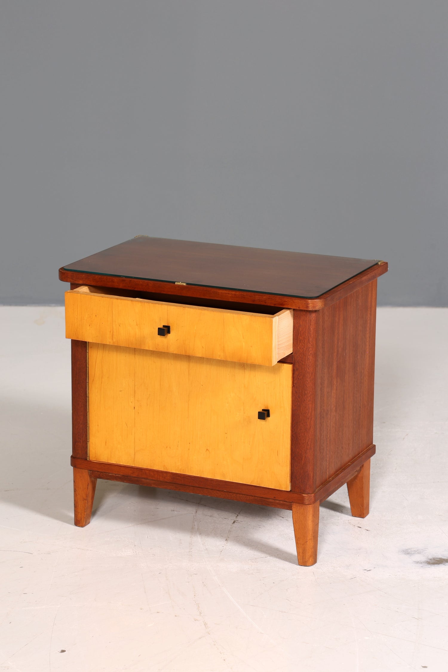 Wunderschöne Mid Century Kommode Vintage Nachttisch 60s Schubladenkommode 1 von 2