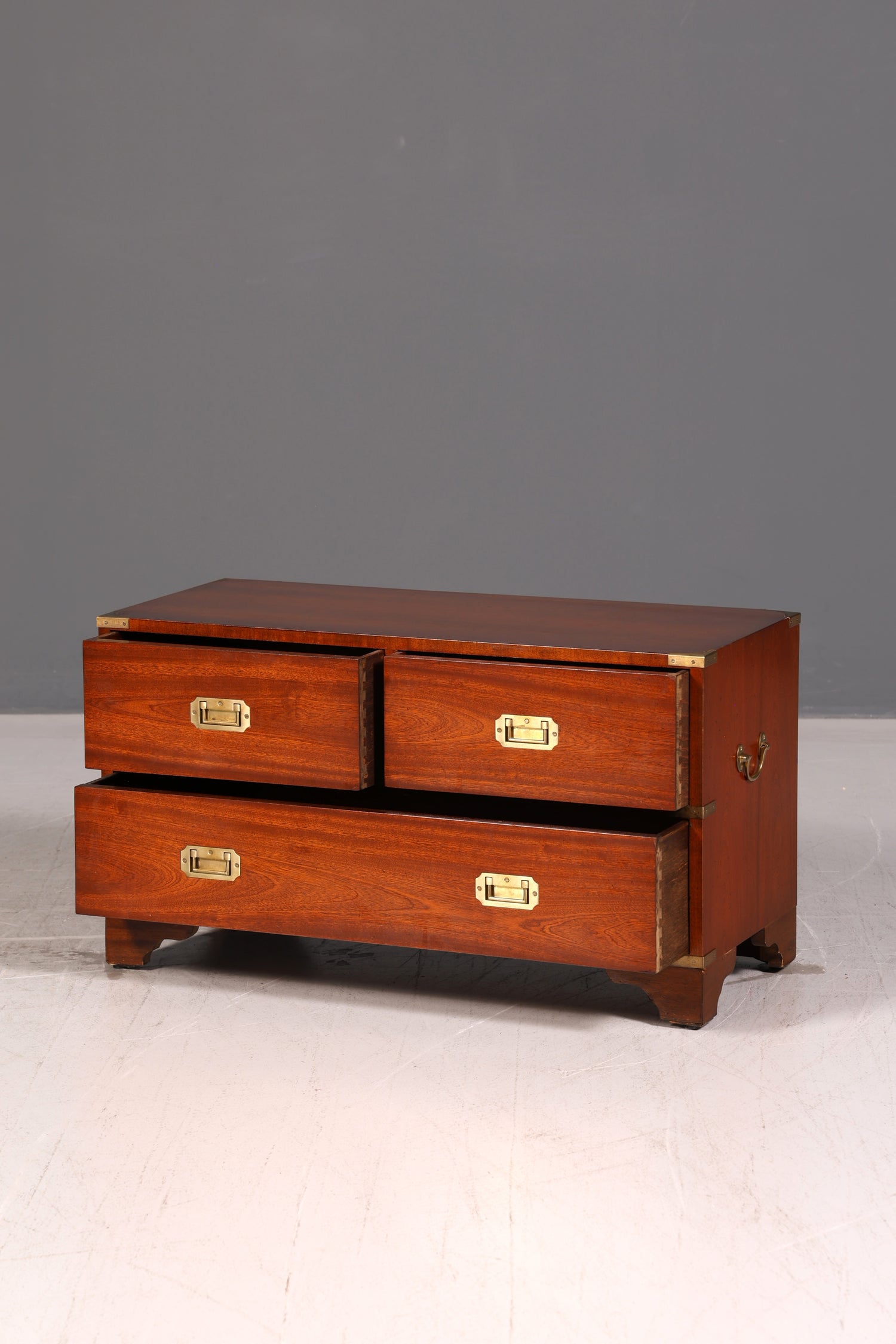 Wunderschöne Maritime Kommode Kemble Englisch Military Chest Schubladenkommode Wäschekommode 1 von 2