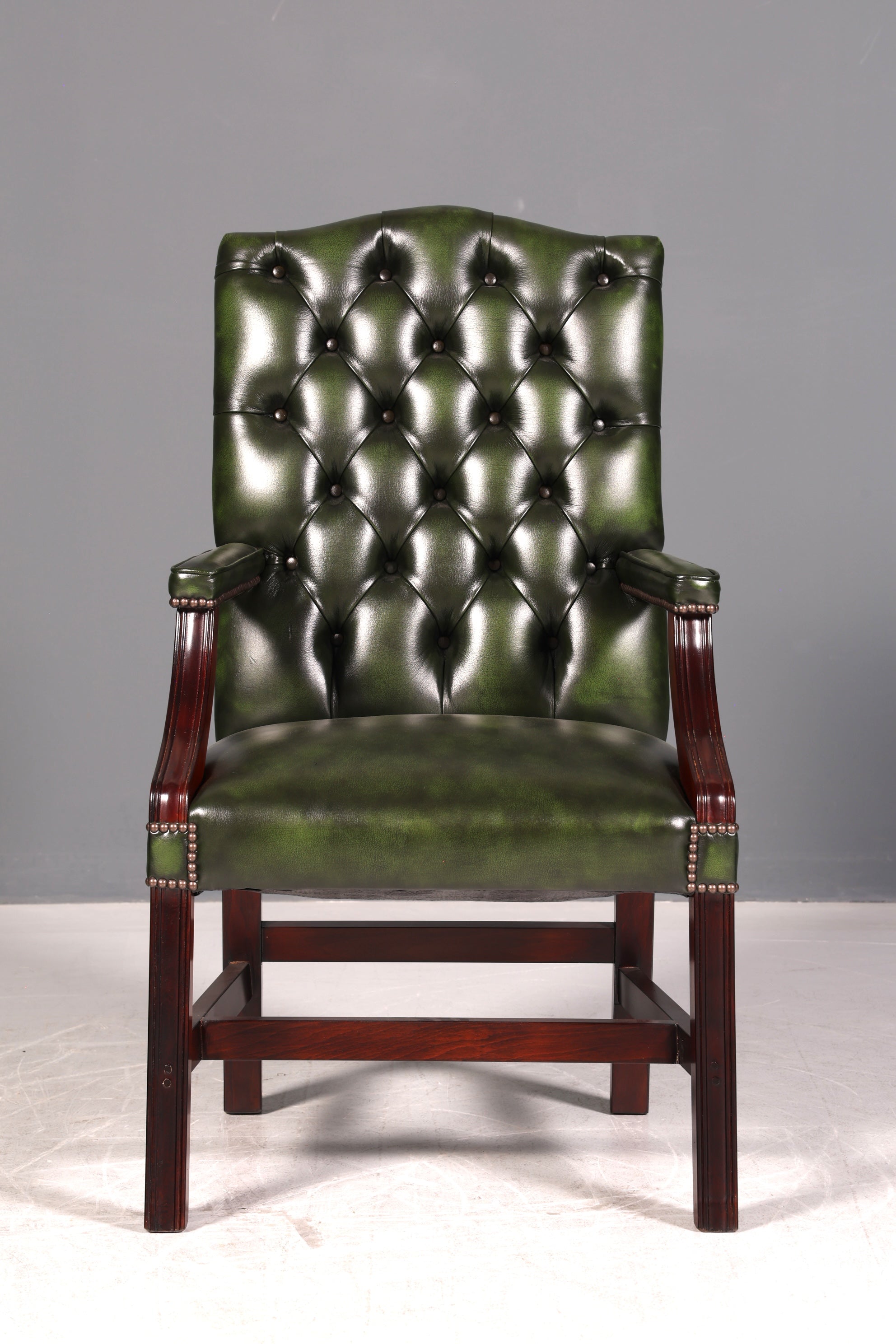 Wunderschöner Original Chesterfield Bürostuhl Grün Echt Leder Englisch Herrensessel Armlehnstuhl Drehsessel UK