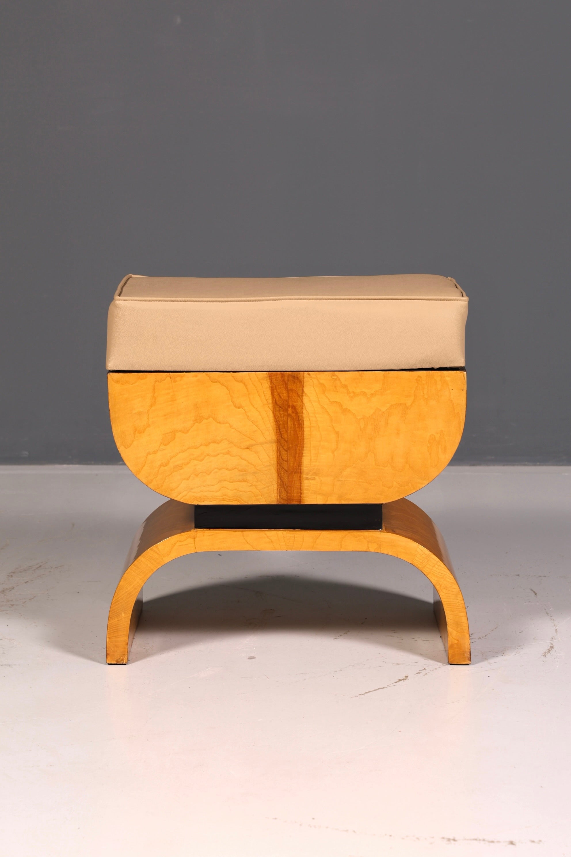Wunderschöner Hocker im Art Deco Stil Birke Sitzhocker Fußhocker Fußbank Antik Vintage