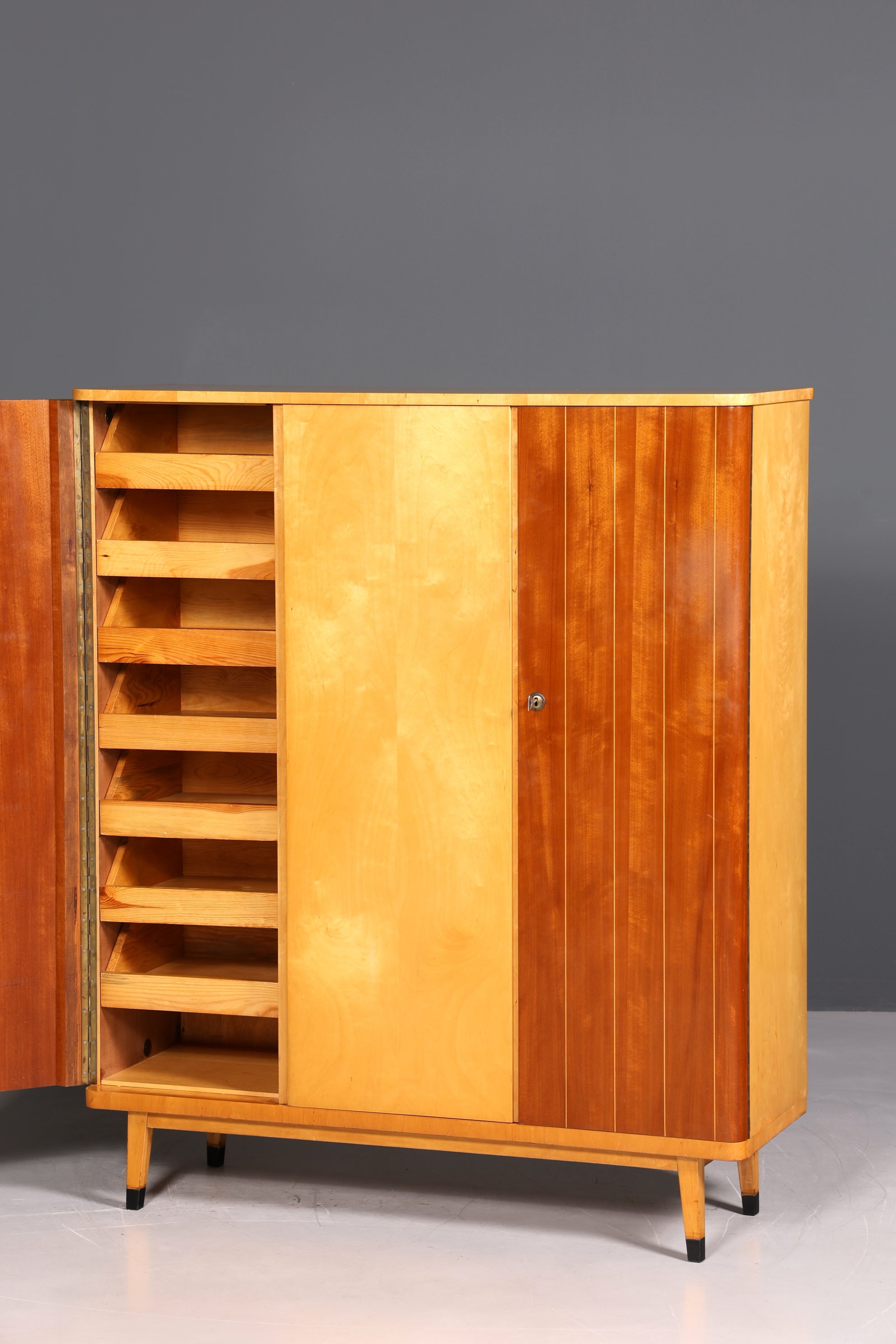 Wunderschöner Mid Century Schrank 60er Jahre Kleiderschrank Wäscheschrank Aktenschrank