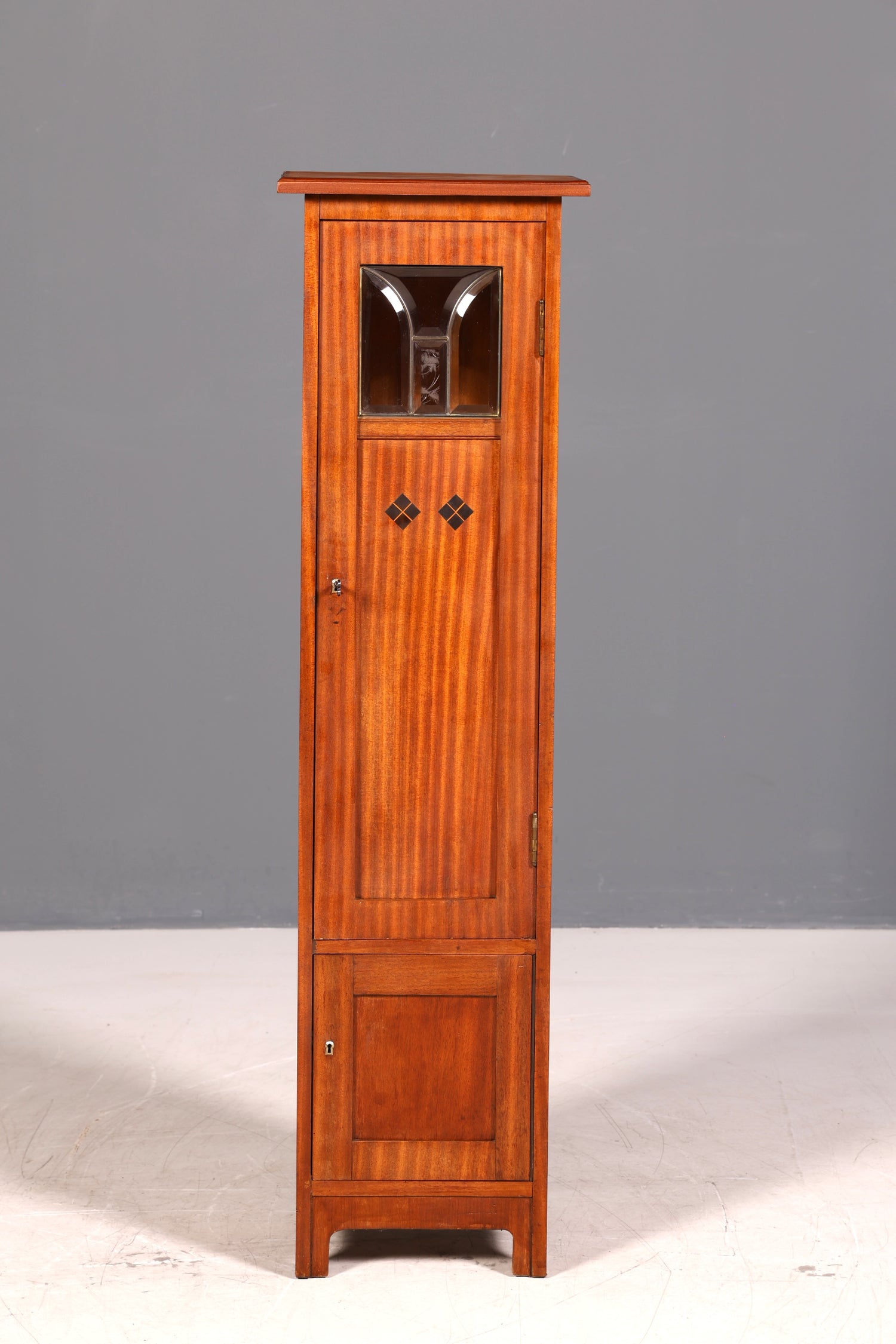Prachtvolle Jugendstil Vitrine Antiker Bücherschrank Eiche Schrank Glasvitrine Geschirrschrank