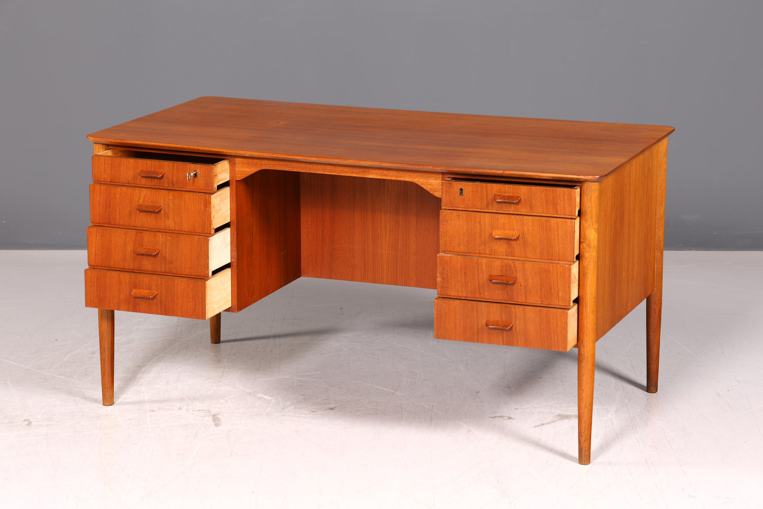 Wunderschöner Mid Century Schreibtisch Danish Design Bürotisch Office Table 60er Jahre Vintage Schreibmöbel