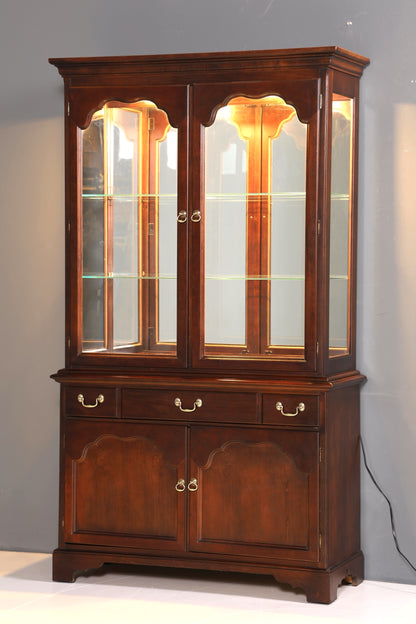 Wunderschöne Original Drexel Heritage Vitrine Bücherschrank USA Schrank Buffet Schrank Regal