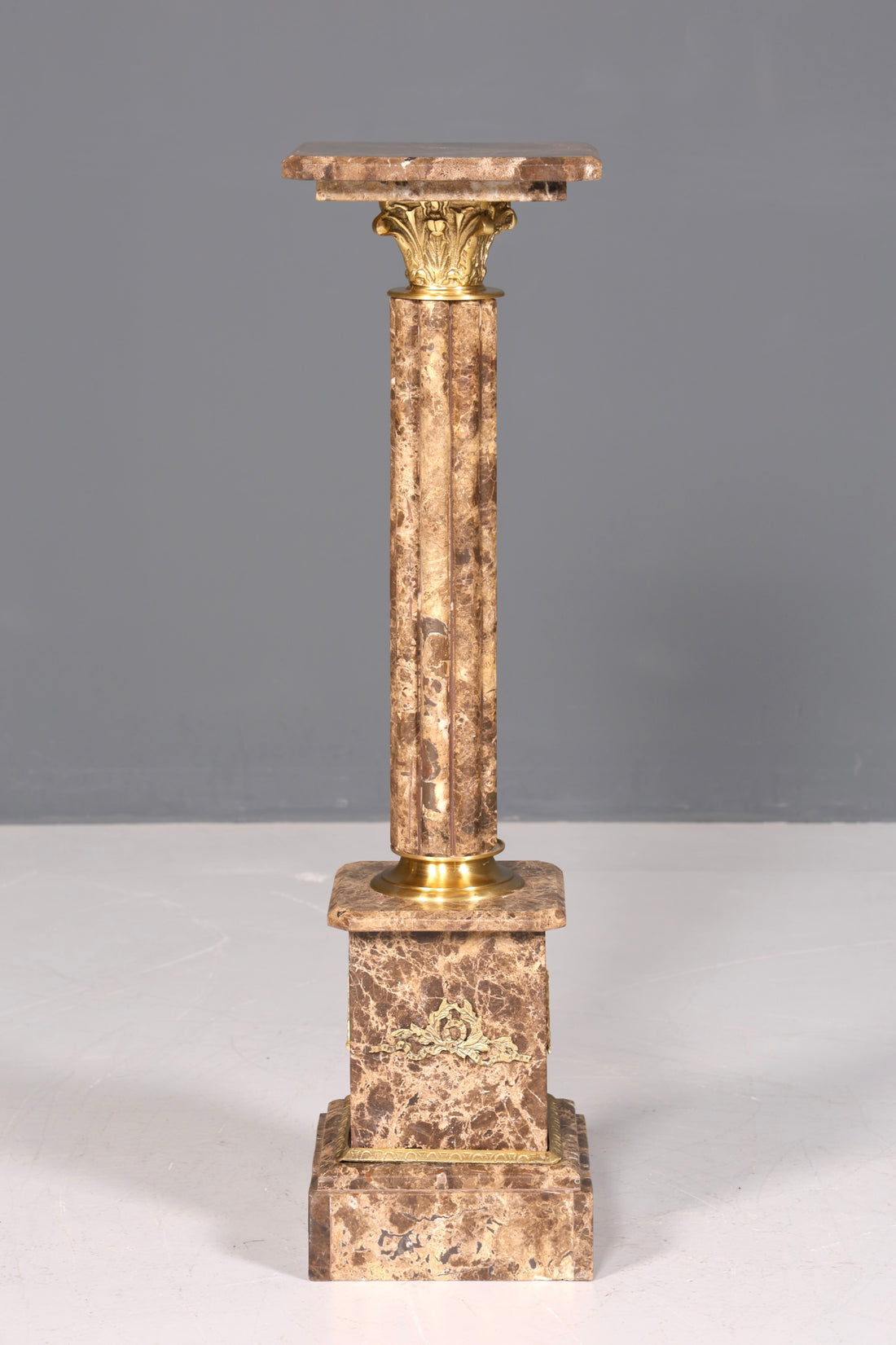 Traumhafte Barock Stil Säule Marmor Louis XV Blumensäule Naturstein Sockel Ablage