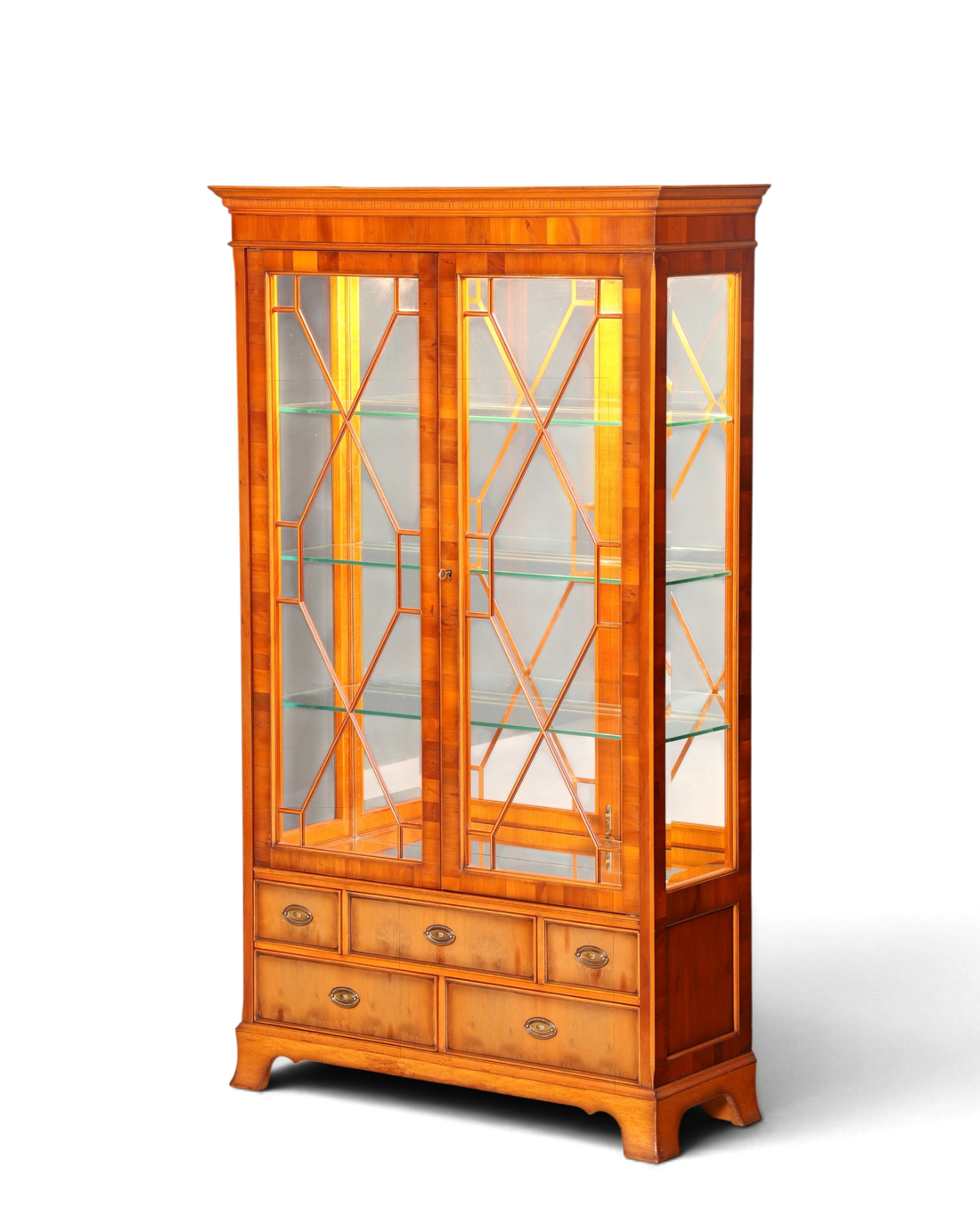 Hauptstadt Möblerei englische Heldense Vitrine aus Eibenholz mit Sprossentüren, Glasböden und Innenbeleuchtung