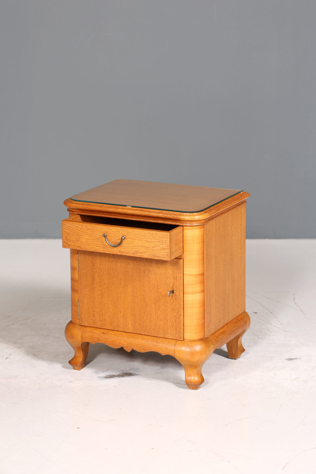 Traumhafte Mid Century Kommode Vintage Nachttisch 60s Schrank Nachtschrank 1 von 2