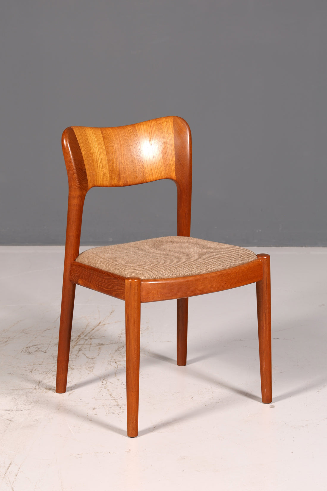 Edler Mid Century Stuhl der Marke Niels Koefoed Koefoeds Hornslet Modell 177 Teak Danish Design Esszimmerstuhl Küchenstuhl Vintage