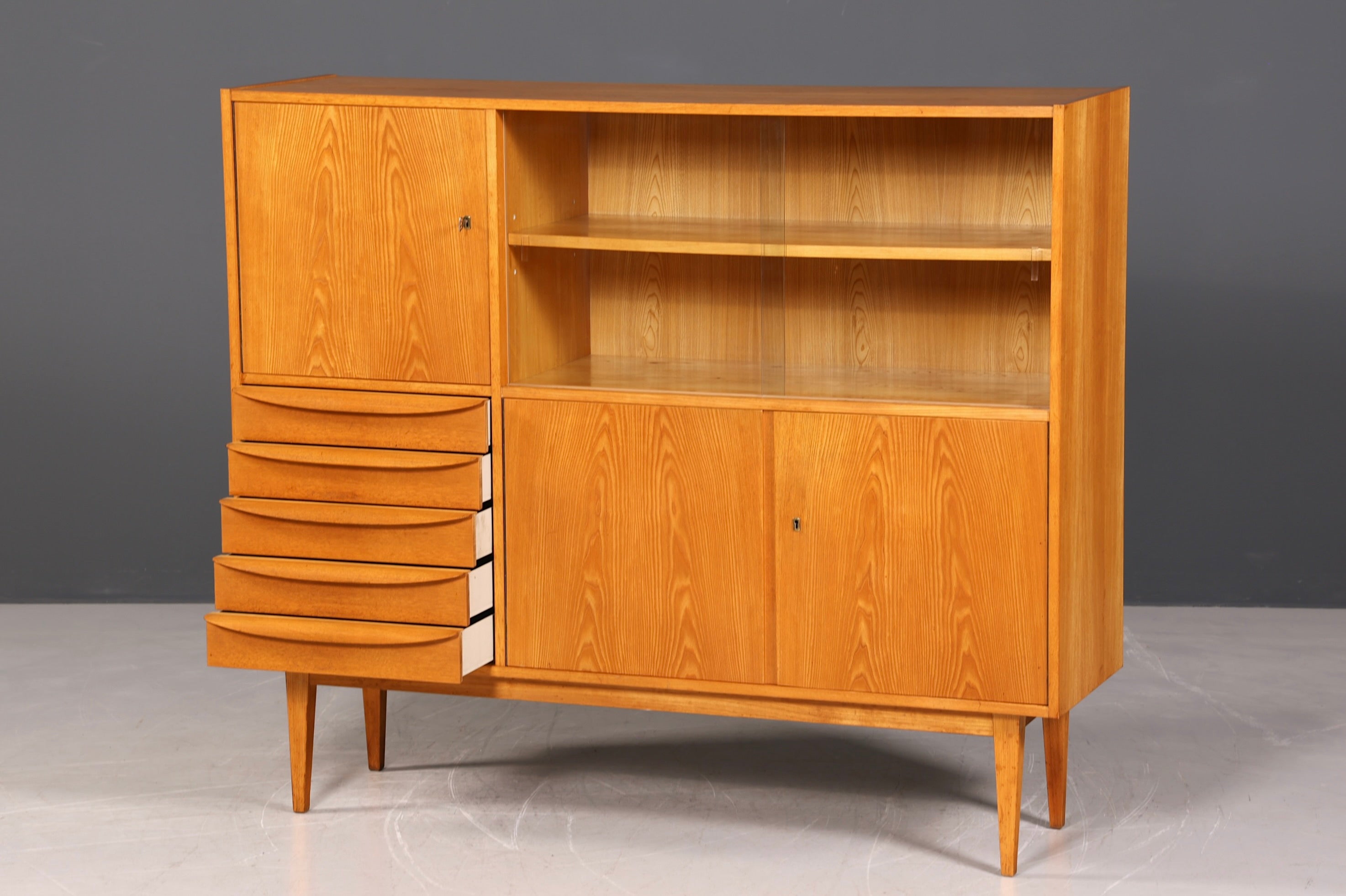G246 Finish Traumhafter Mid Century Highboard Retro Vitrine 60er Jahre Schrank Kommode (Kopie)