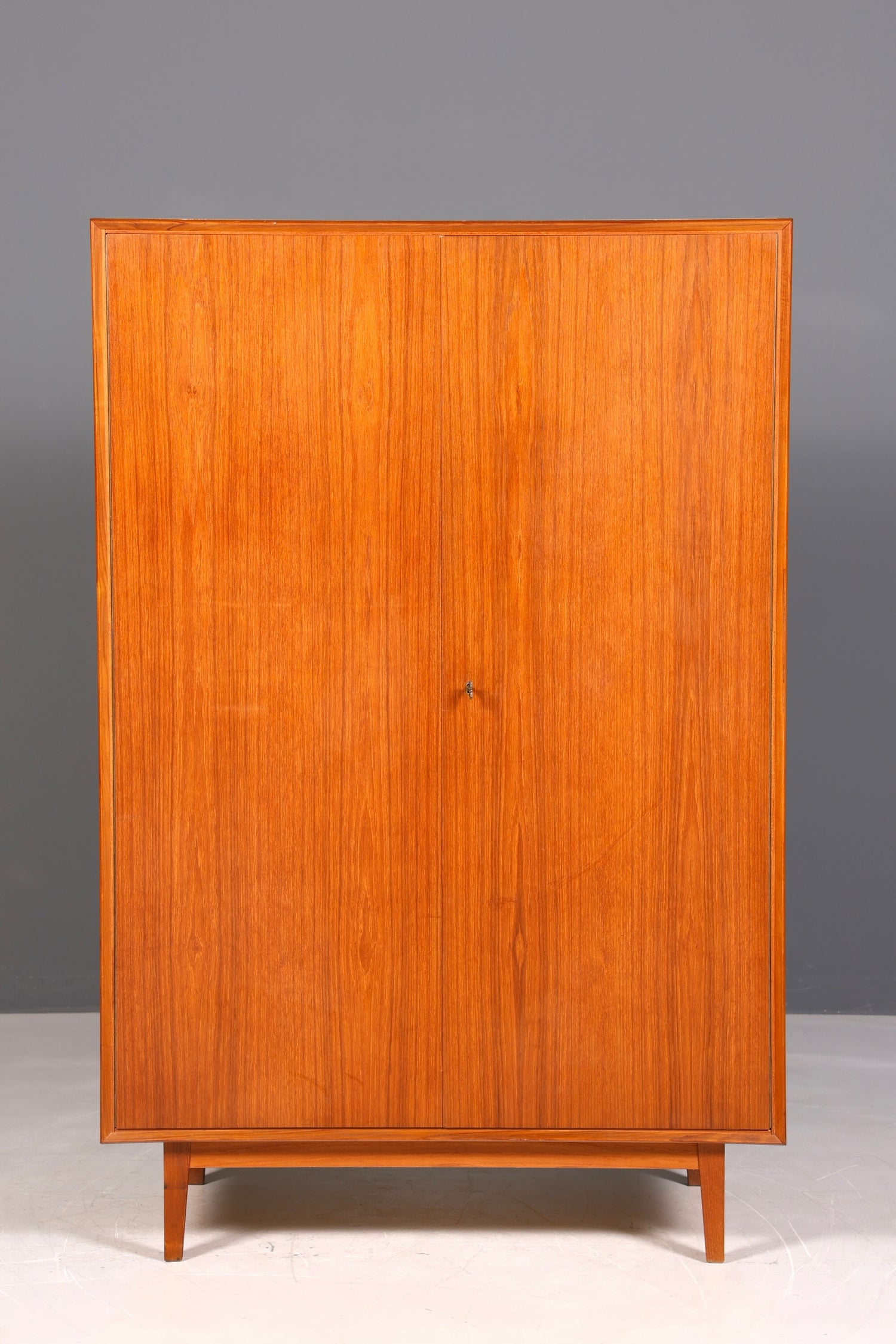 Traumhafter Mid Century Kleiderschrank Danish Design Teak Holz Vintage Schrank Retro Wäscheschrank