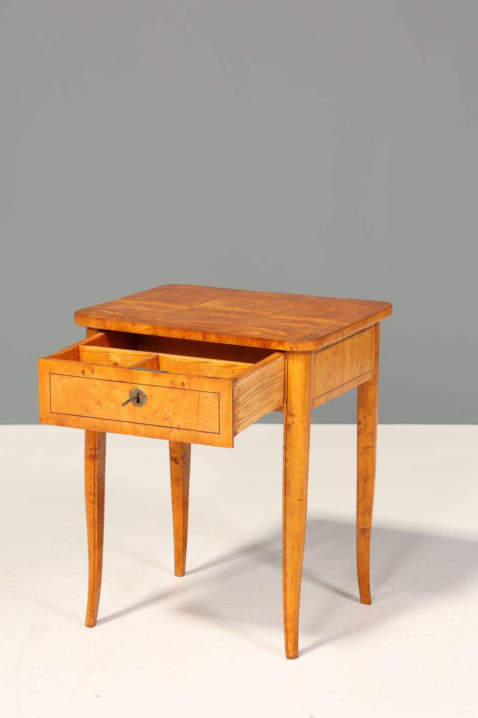 Traumhafter Original Biedermeier Beistelltisch um 1830 Antik Tisch echt Holz Ablagetisch