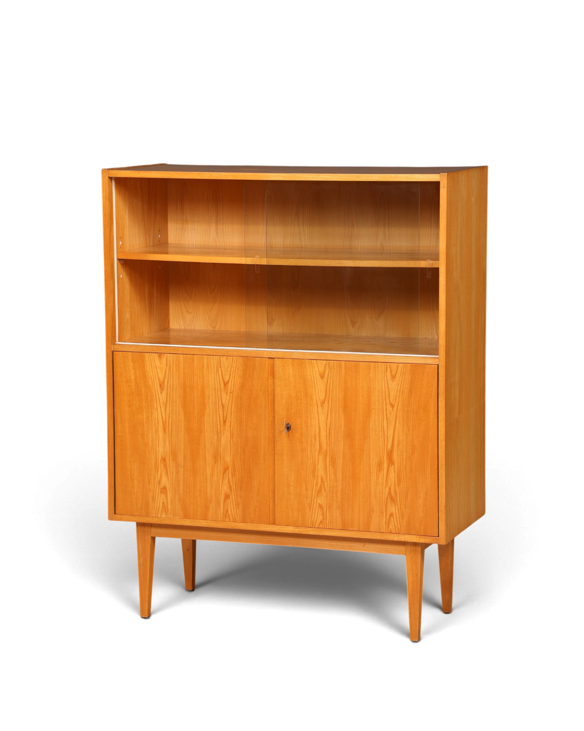 Hauptstadt Möblerei Vitrinenschrank aus hellem Holz mit Glasschiebetüren und zwei Türen im skandinavischen Design