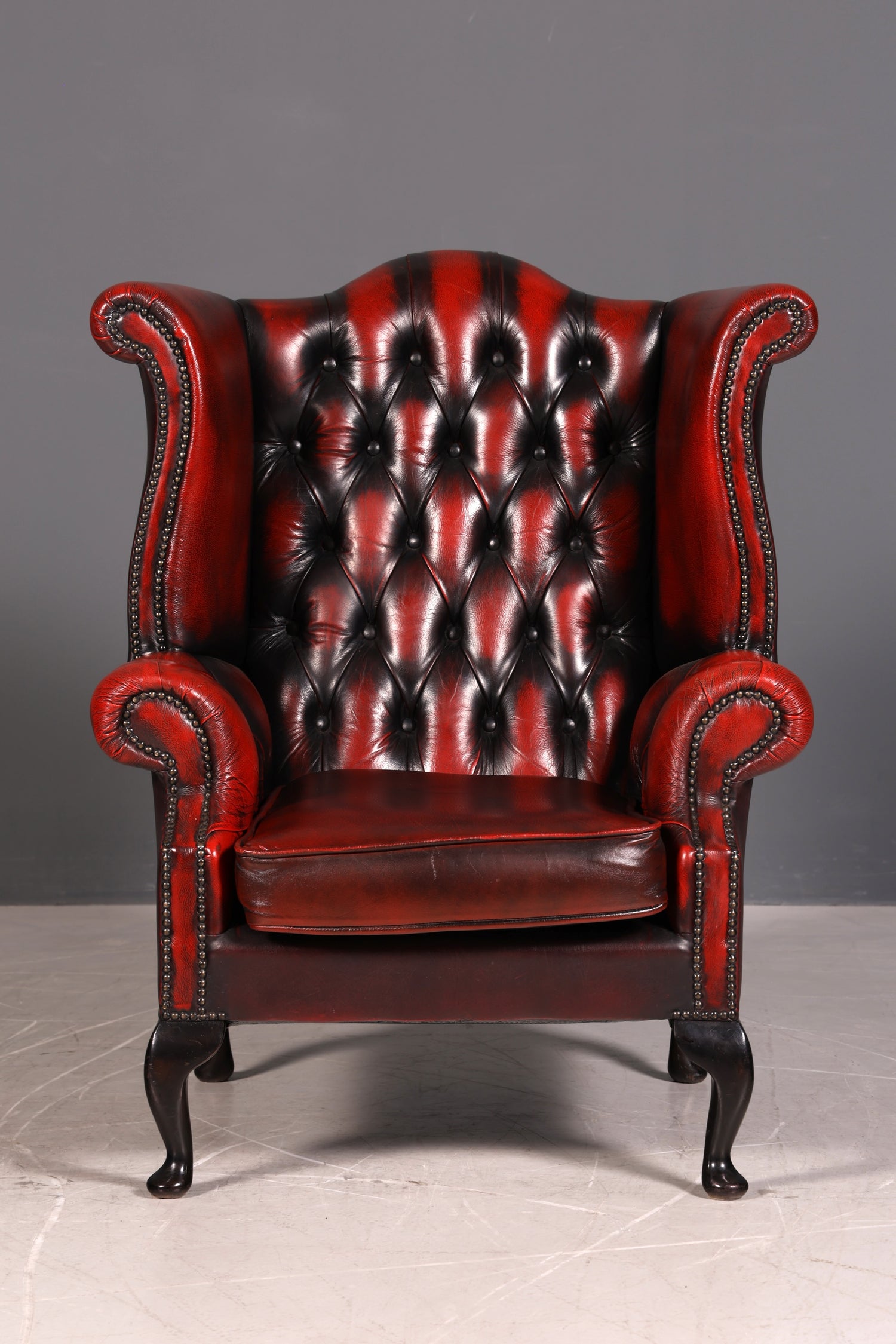 Original Chesterfield Ohrenbacken Sessel Queen Anne Englisch Oxblood Leder Herrensessel UK Armlehnsessel 1 von 2