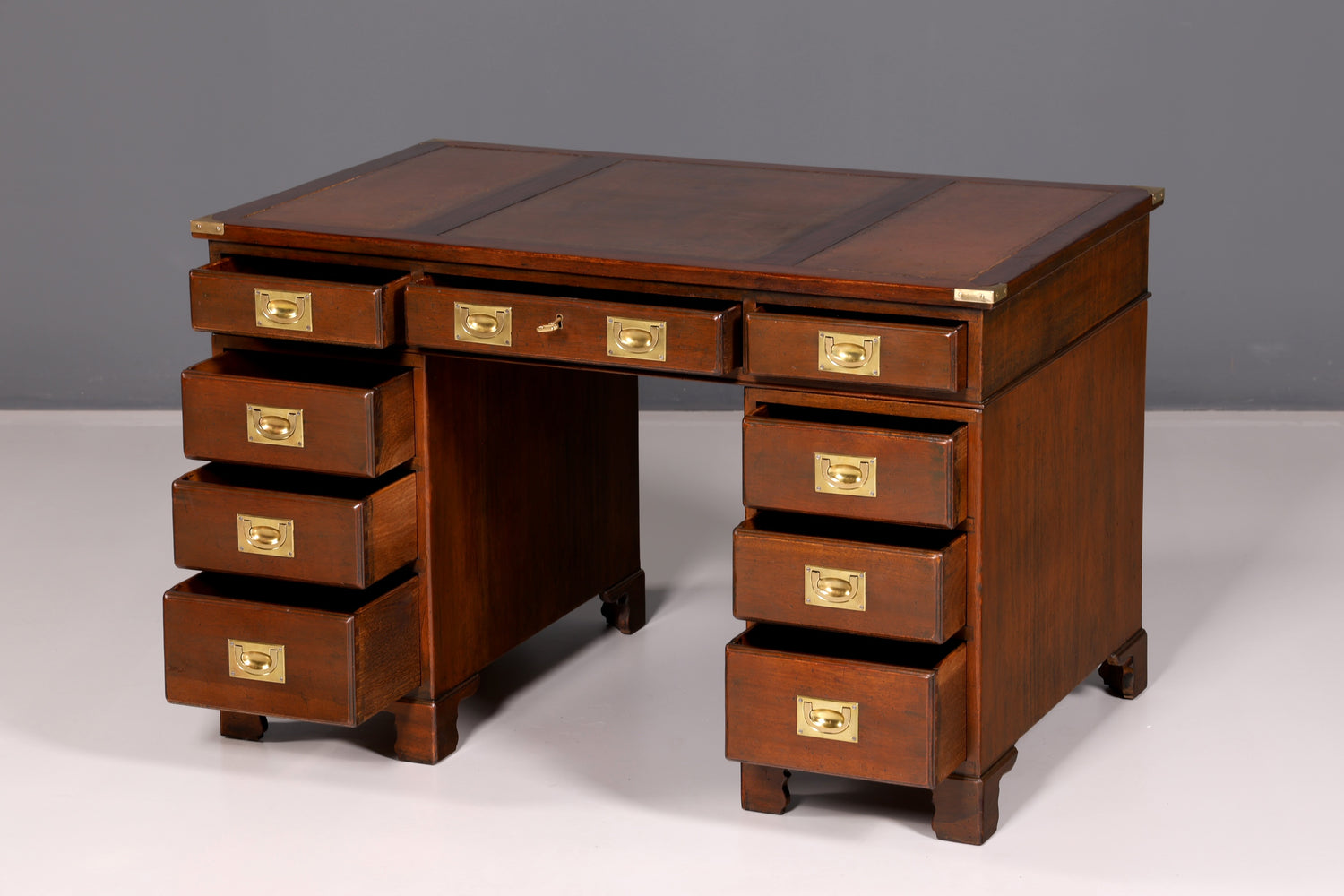 Edler Englischer Schreibtisch Military Chest Echt Lederauflage Bürotisch Office Table Maritim Antik Vintage