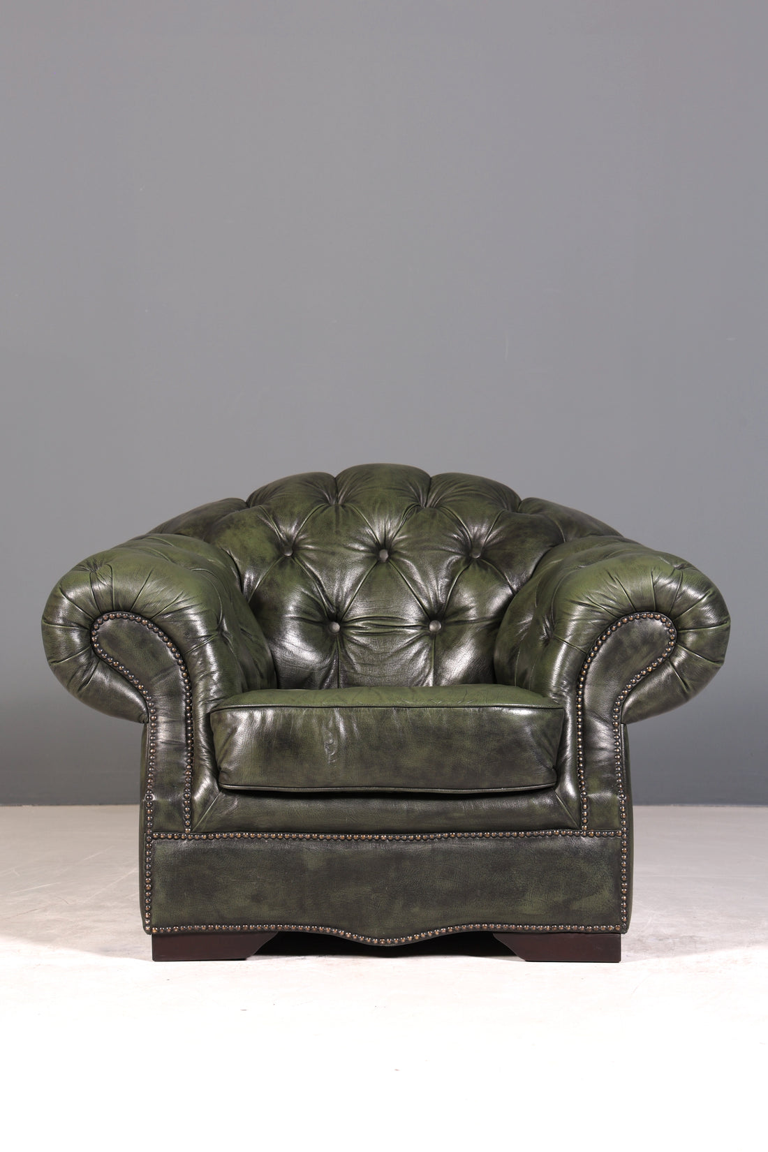 Wunderschöner Original Chesterfield Centurion Sessel grün Englischer Armlehnsessel Englisch Herrensessel