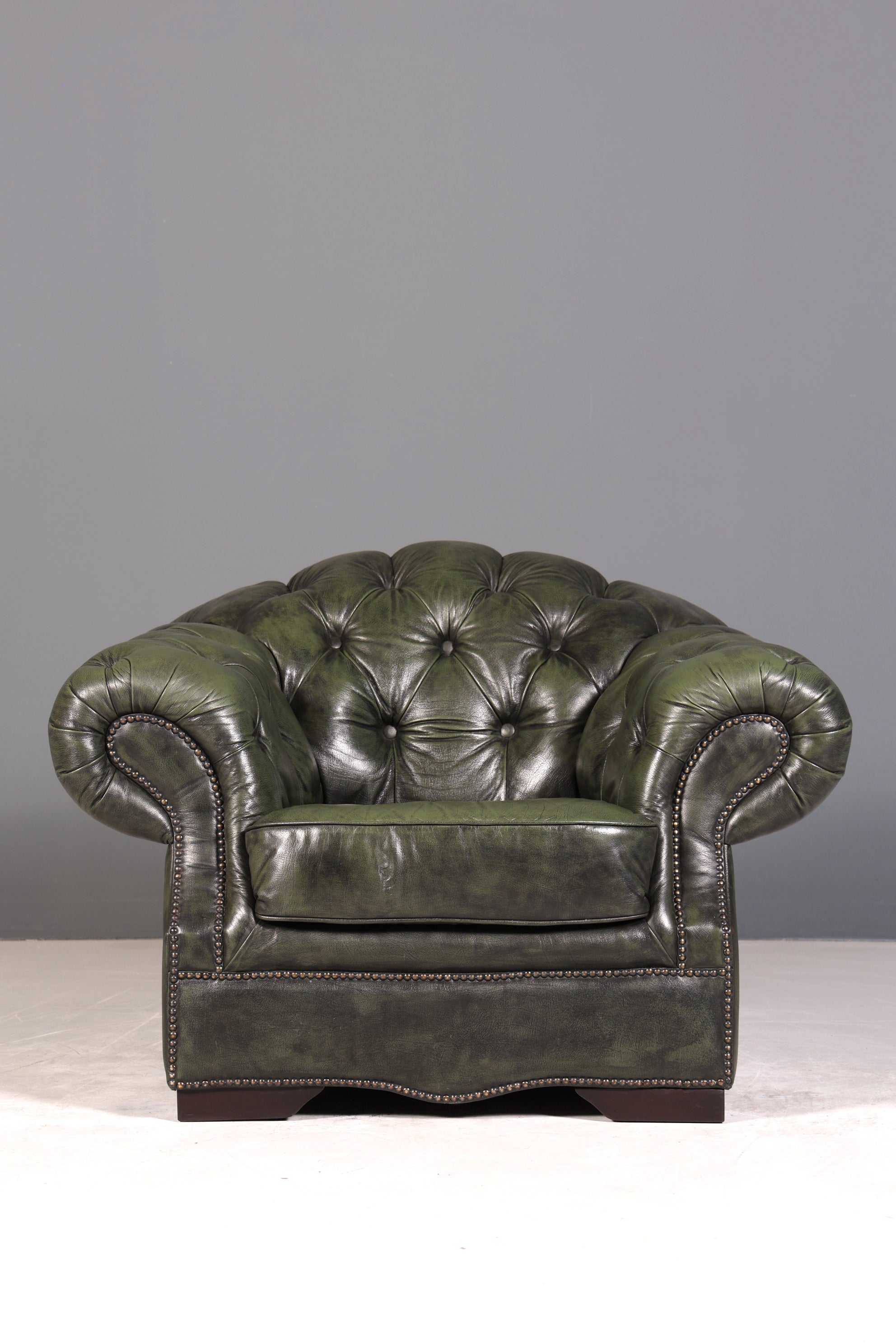 Wunderschöner Original Chesterfield Centurion Sessel grün Englischer Armlehnsessel Englisch Herrensessel