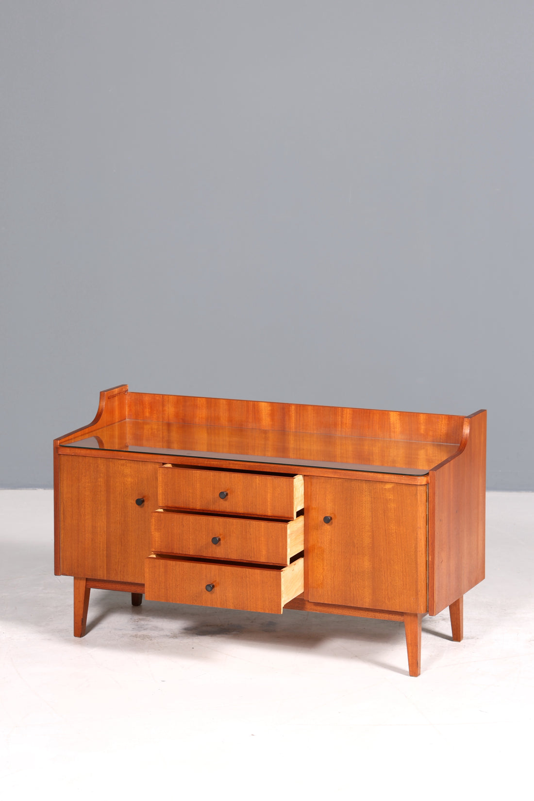 E839 Finish Wunderschönes Mid Century Sideboard Vintage Kommode TV Schrank Flurkommode 60s (Kopie)