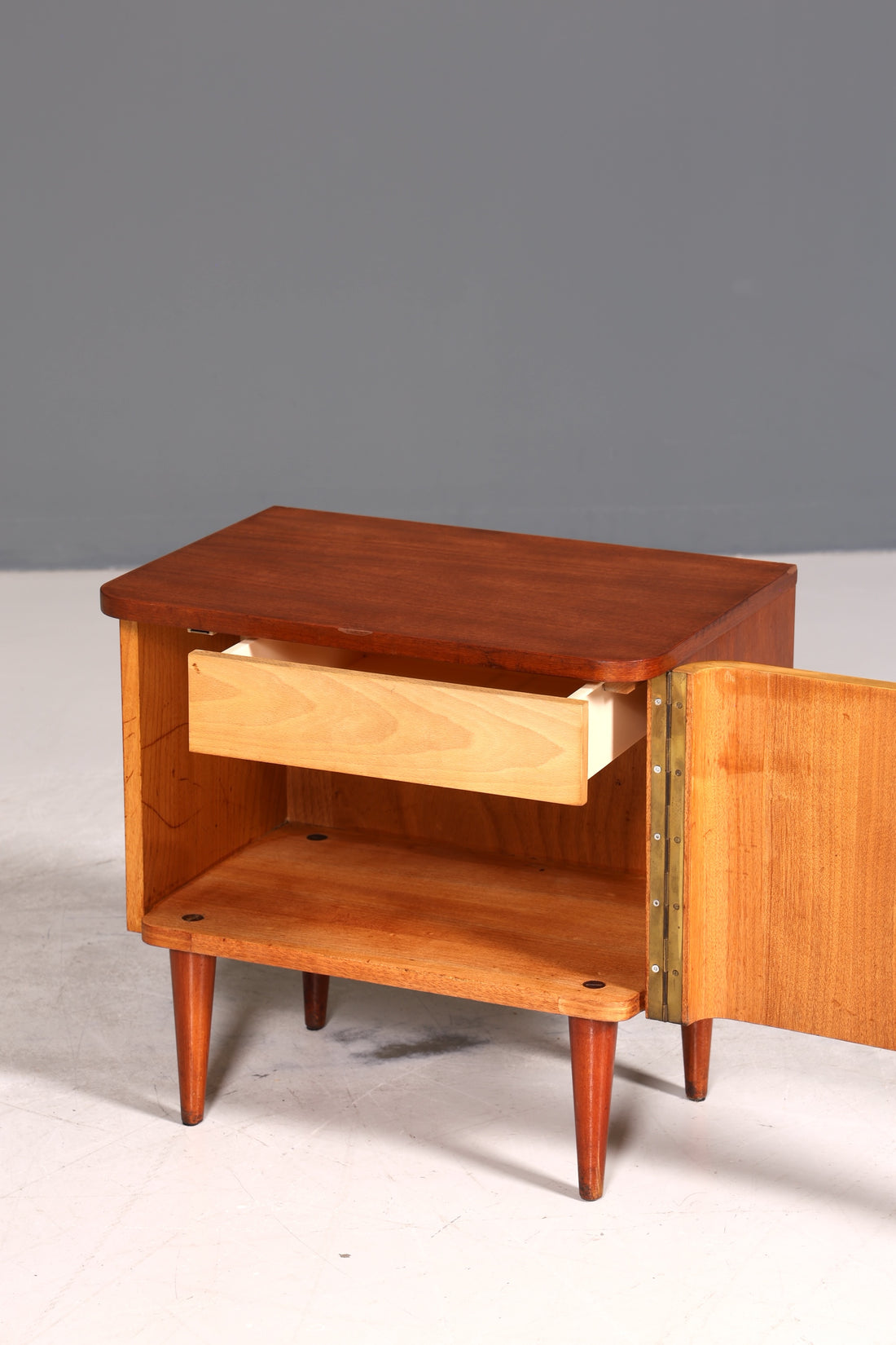 Wunderschöner Mid Century Nachttisch Vintage Schrank 60s Night Stand 2 von 2