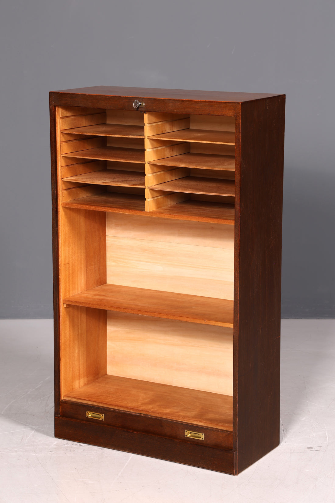 Schlichter Mid Century Rollladenschrank Bauhaus Apothekerschrank Art Deco Aktenschrank Büroschrank
