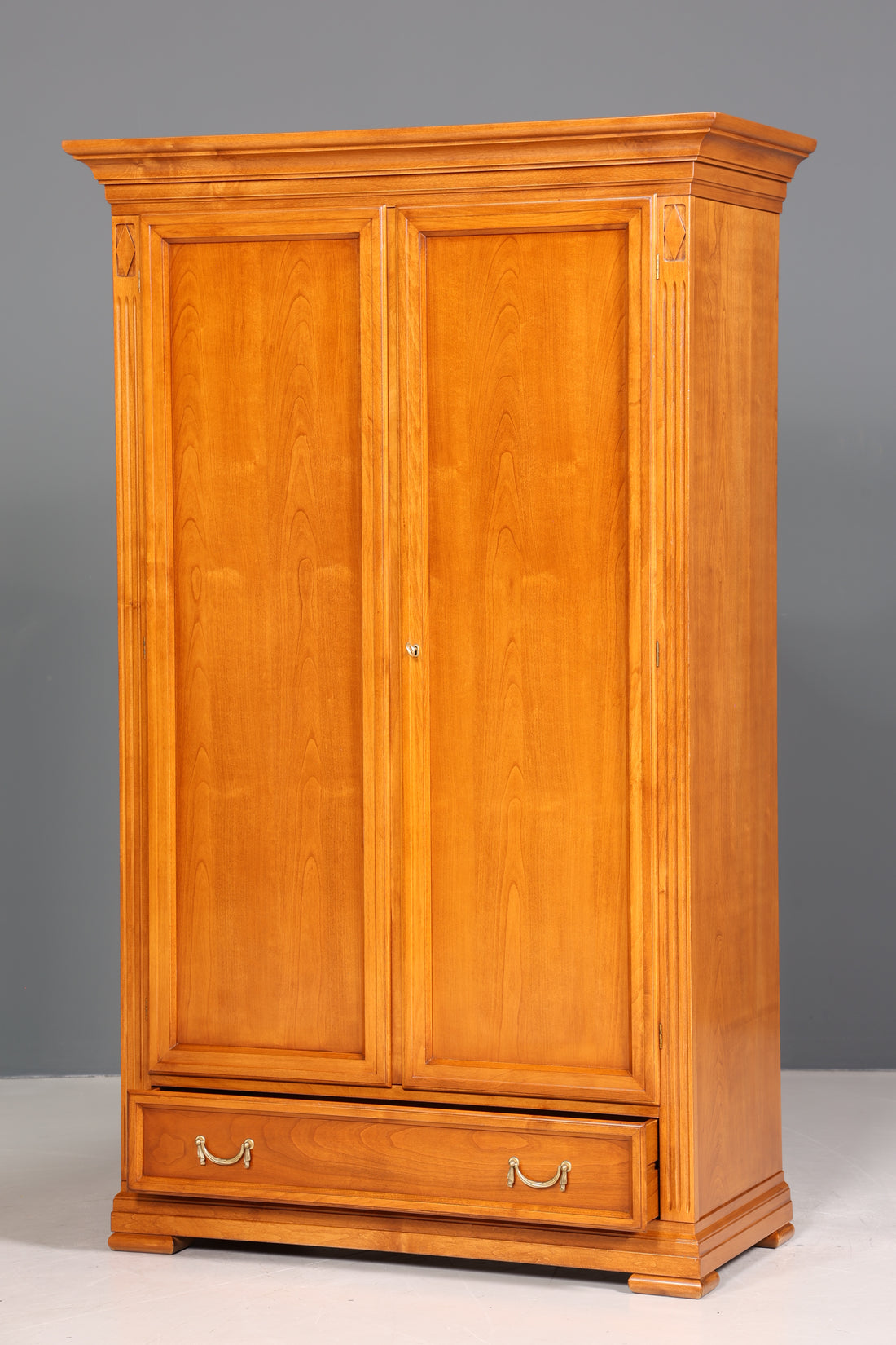 Traumhafter Original Selva Schrank Antik Stil massiv Holz Dielenschrank Villa Borghese Kleiderschrank Wäscheschrank