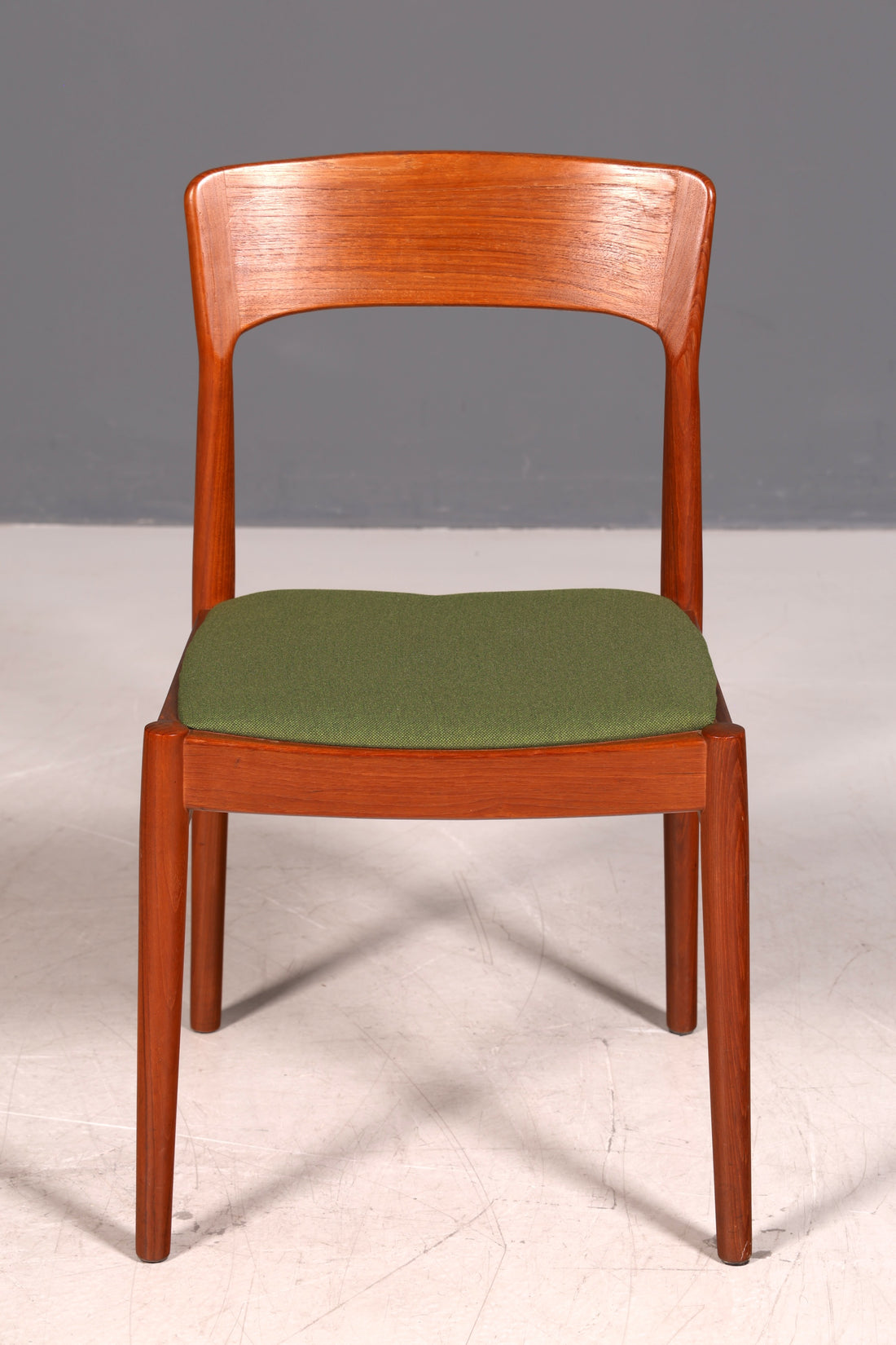 Dänischer Mid Century Esszimmerstuhl Teakholz Henning Kjærnulf Korup Stolefabrik 60er