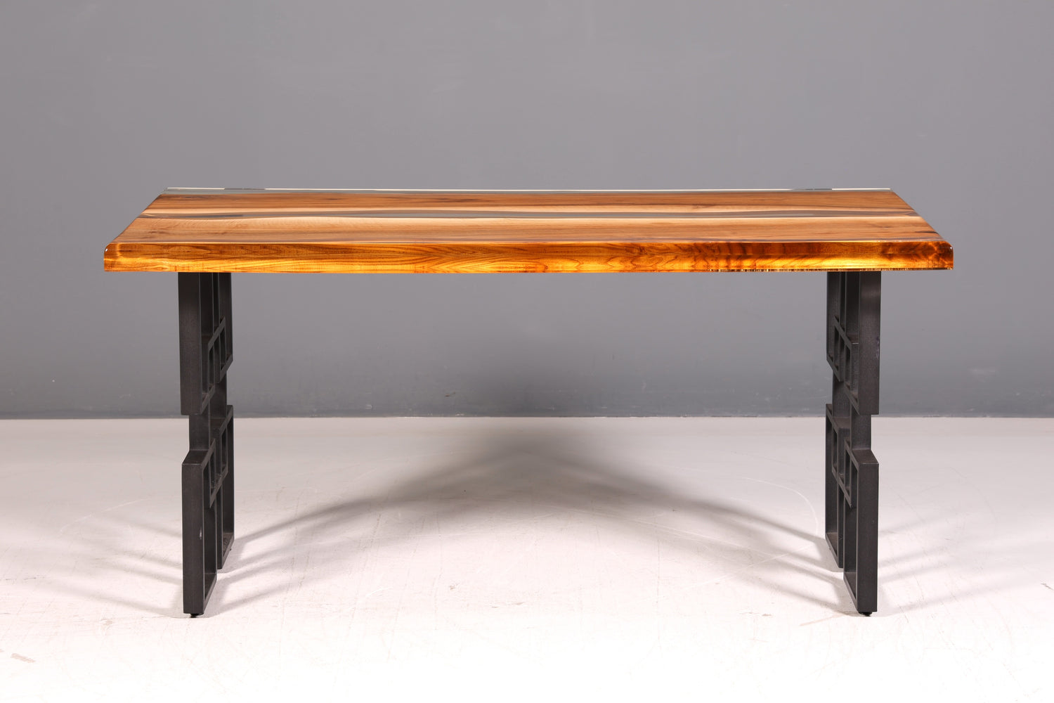 Beeindruckender Epoxidharz Tisch Nussbaum Esstisch Massivholz River Table Esszimmertisch Küchentisch Wohnzimmertisch Unikat