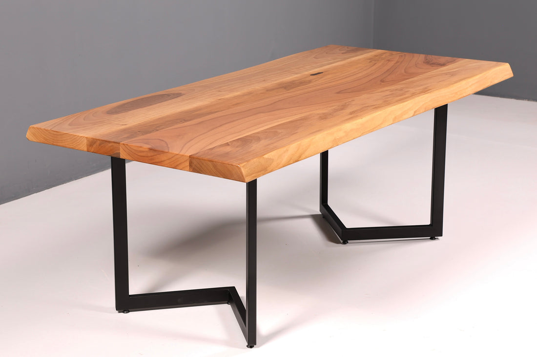 Traumhafter Nussbaum Tisch 200cm-100cm Esszimmer Tisch Baumkanten Platte Massiv Holz Küchentisch