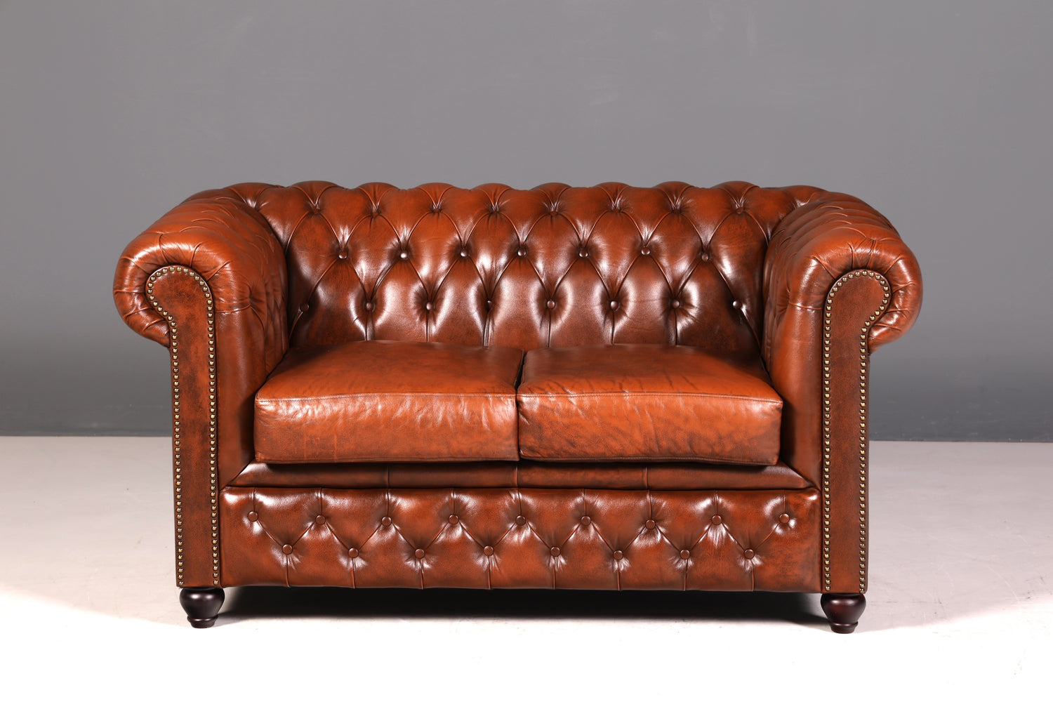 G118 Finish Wunderschönes Original Chesterfield 2er Sofa Englisch Oxblood Leder 2- Sitzer Couch