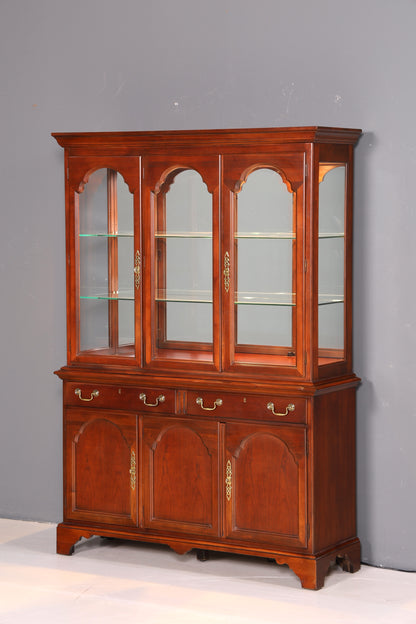 Edle Original Drexel Heritage Vitrine Bücherschrank USA Schrank Buffet Regal Glasvitrine