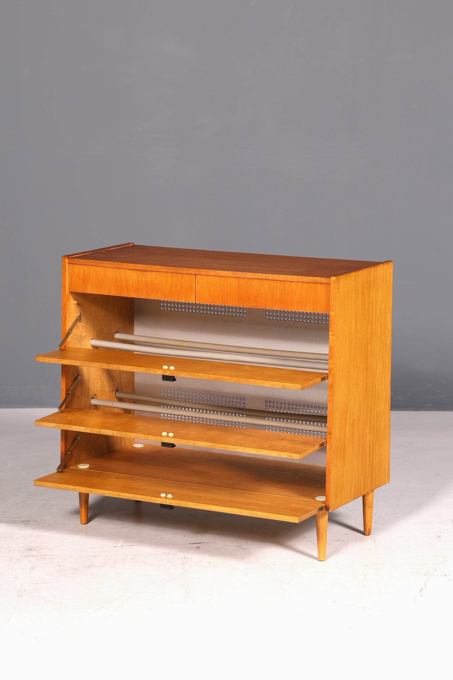 G138 Finish Schuhregal