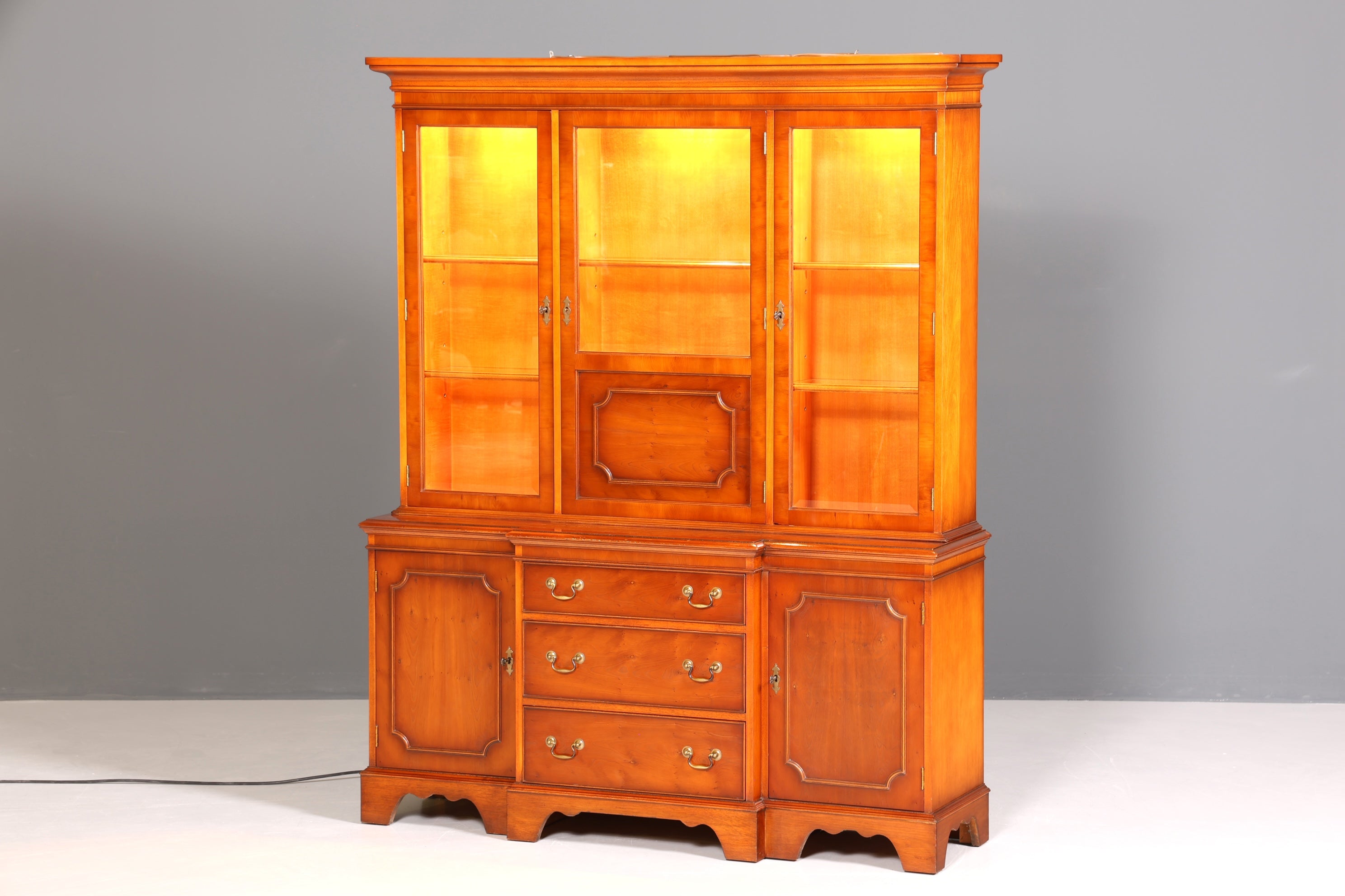 Wunderschöne Englische Vitrine Bücherschrank Buffet Antik Stil Englisch Eibe Glasvitrine Bibliothek