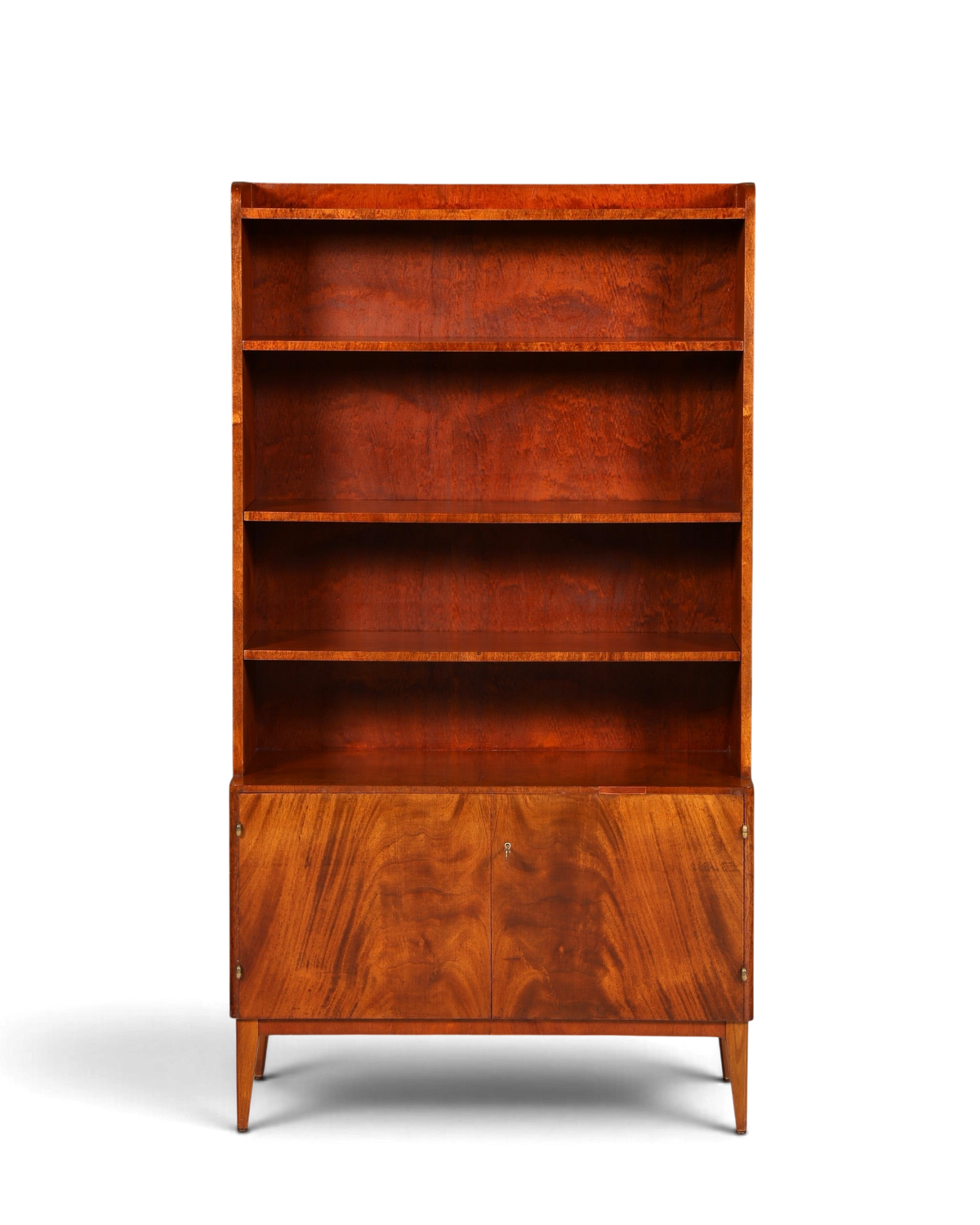 Hauptstadt Möblerei Mid Century Bücherregal aus Nussbaum mit Unterschrank und höhenverstellbaren Regalböden im Vintage-Stil