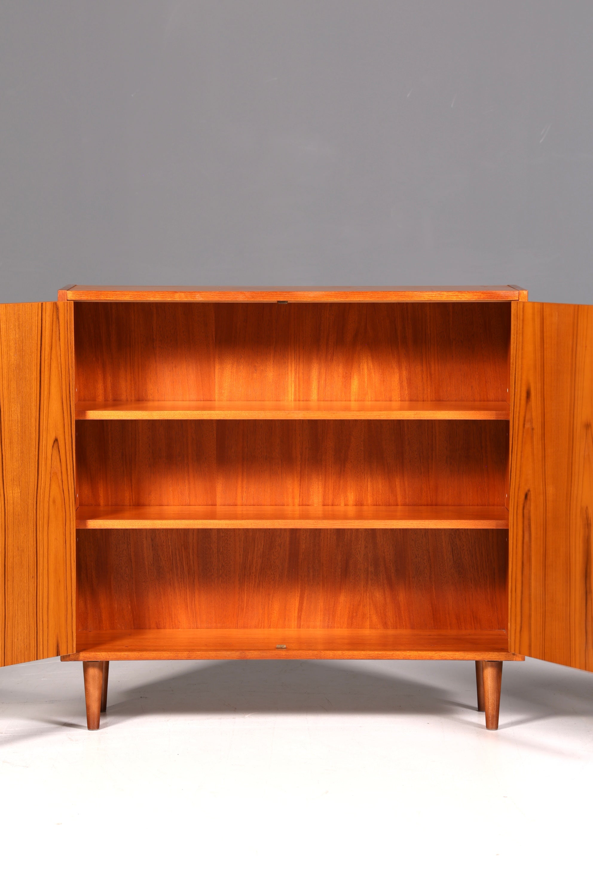 Edler Hellerau Schrank Mid Century Vintage Highboard Vertiko Wandschrank 60er Jahre