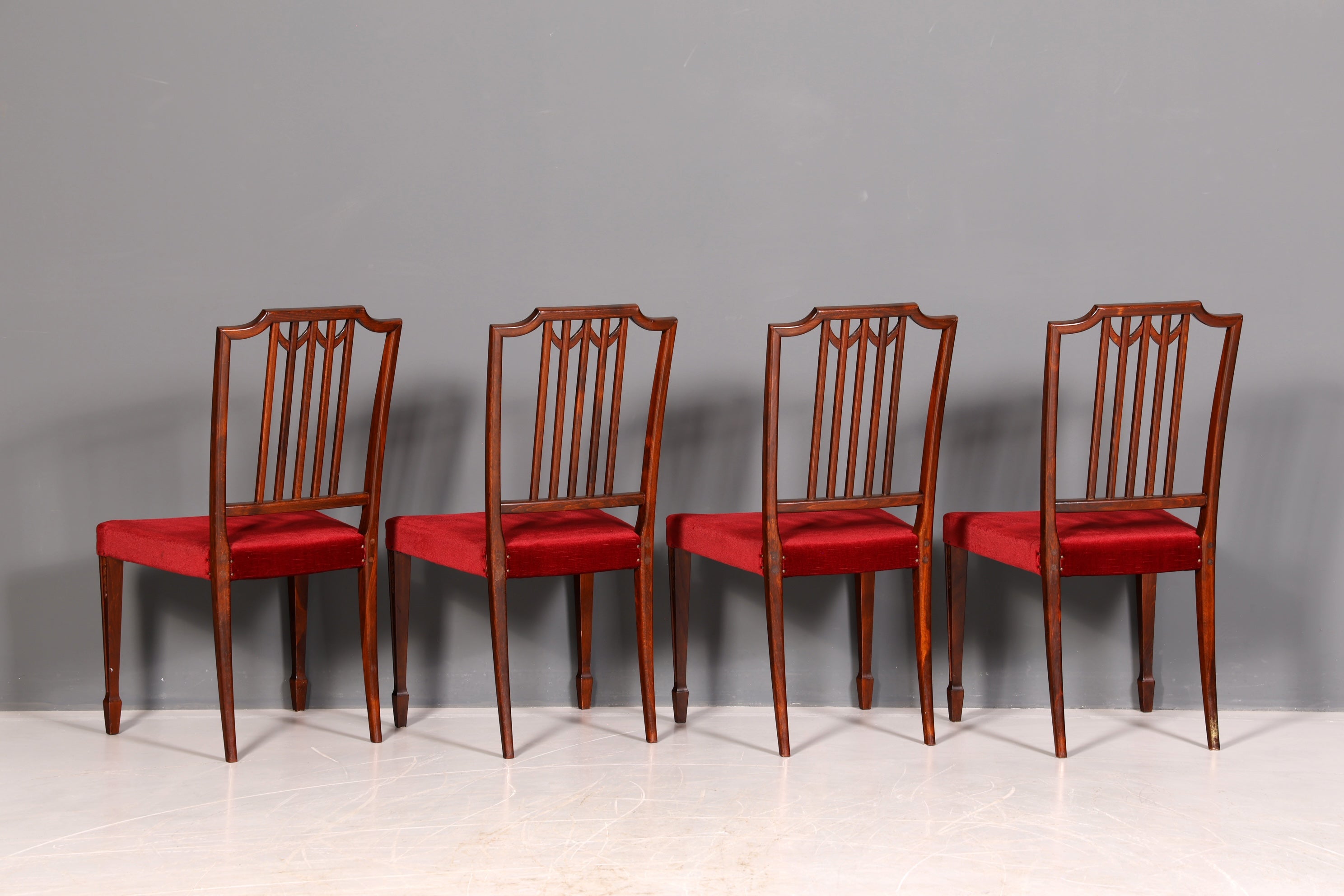 4x Traumhafte Stühle im Gustavianischen Stil Englisch Küchenstühle Esszimmer Stuhl Set