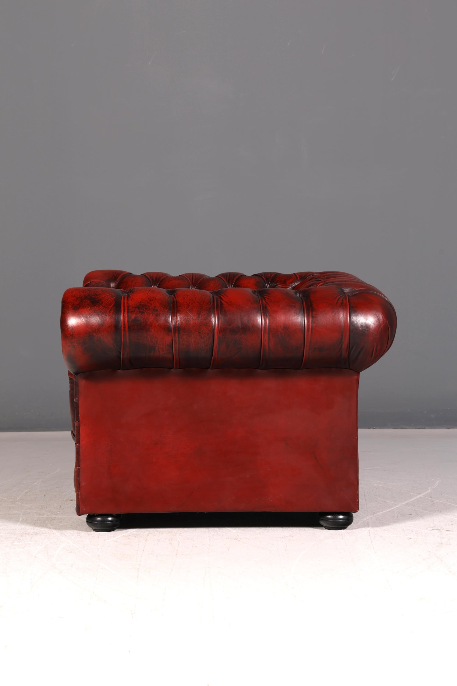 Stilvoller Original Chesterfield Sessel Oxblood Echtleder Englischer Armlehnsessel Herrensessel Antik Ledersessel