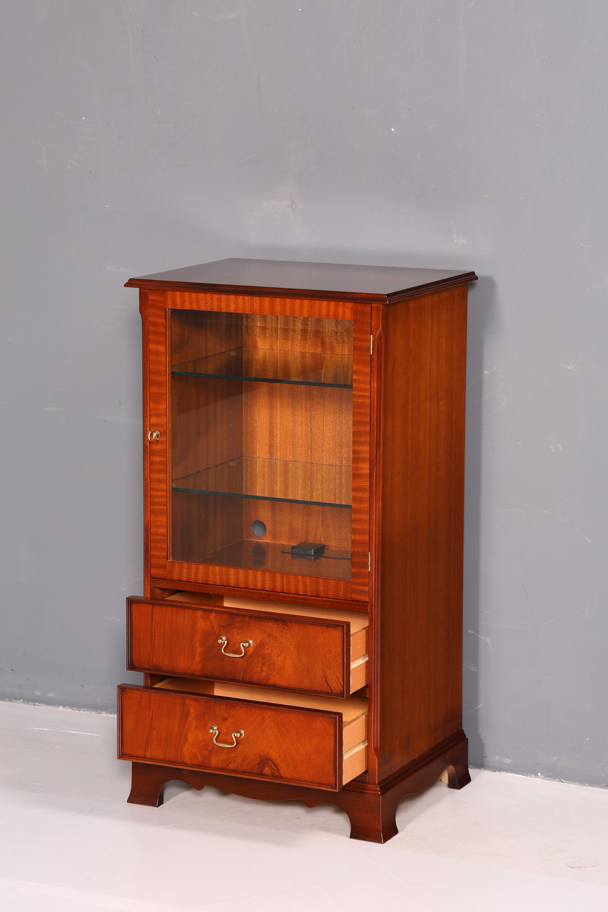 Wunderschöne Englische Vitrine Mahagoni 60er Schrank Vertiko Glasvitrine Bücherschrank