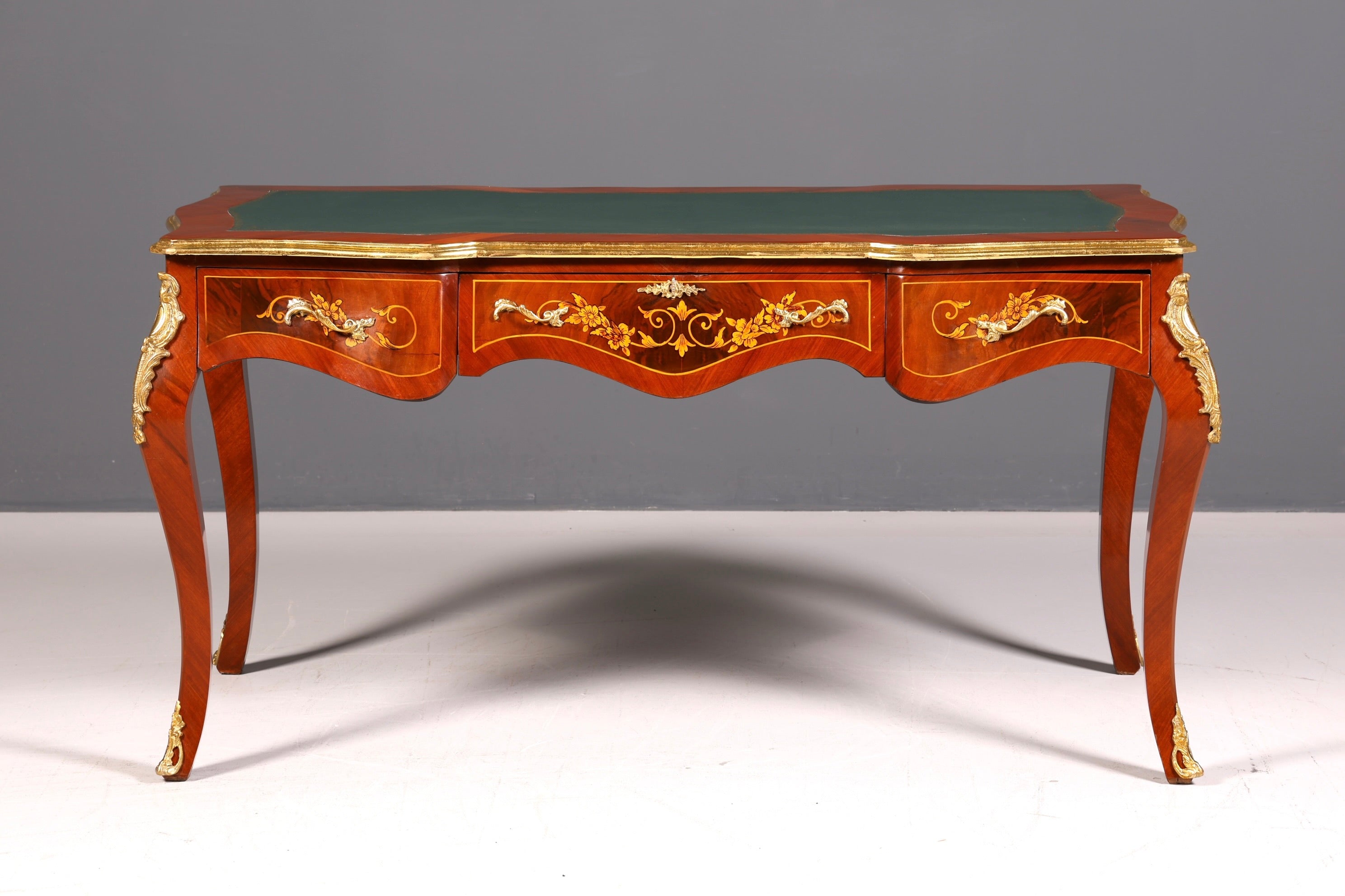 Prächtiger Louis XV Stil Schreibtisch French Desk Antik Stil Bürotisch Echt Holz Messing