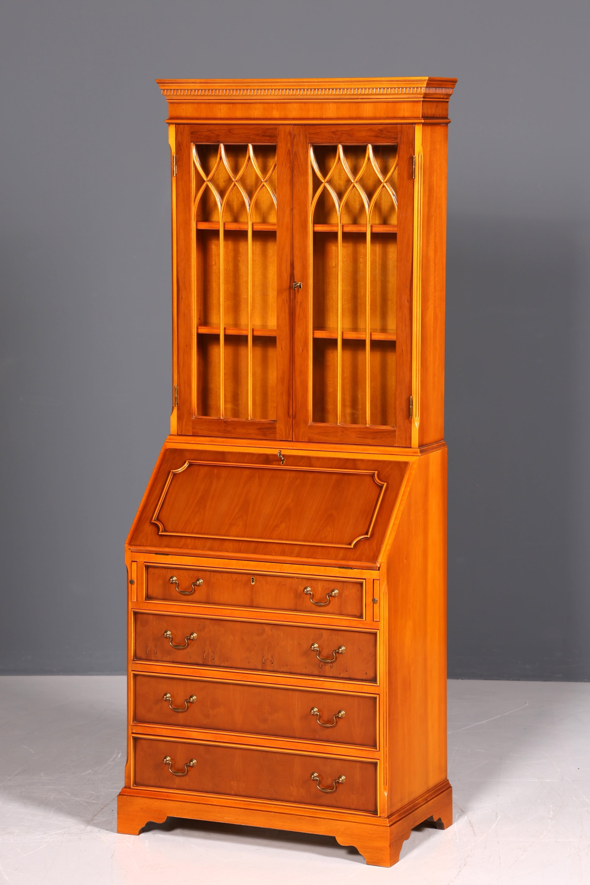 Wunderschöner Englischer Sekretär Büro Aufsatzsekretär Eibe Antik Stil Vitrinen Schrank UK
