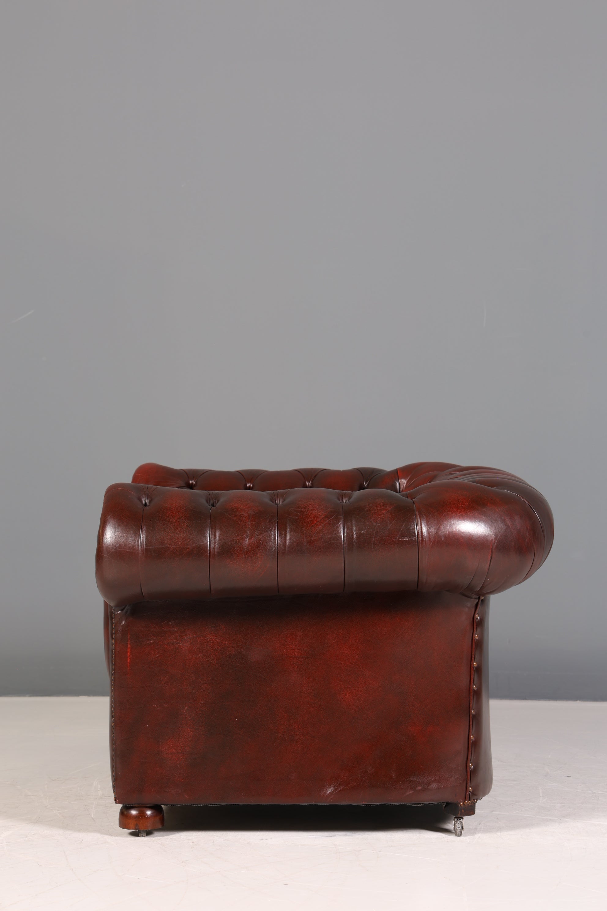 Stilvoller Original Chesterfield Sessel Englisch Oxblood Leder Armlehnsessel Herrensessel