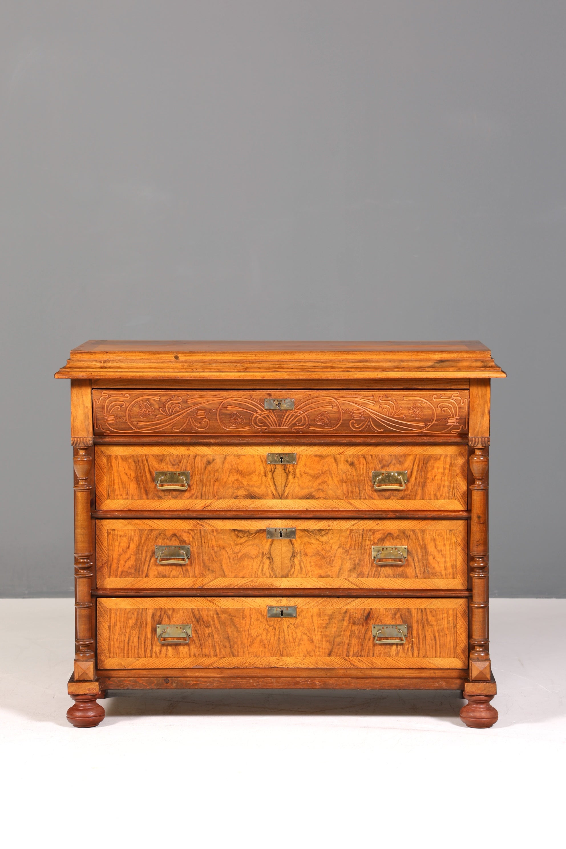 Traumhafte Gründerzeit Kommode Louis Philippe Nussbaum Schubladen Kommode Sideboard um 1880