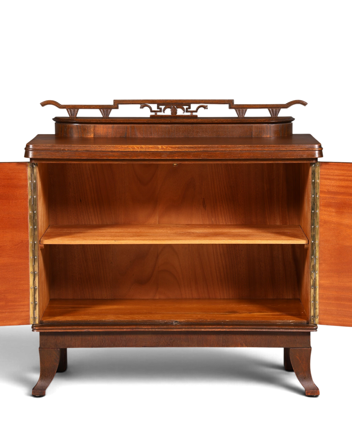 Hauptstadt Möblerei Jugendstil Sideboard aus massiver Eiche mit offenem Innenraum und dekorativem Aufsatz