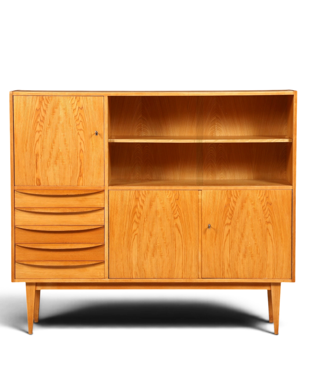 Hauptstadt Möblerei Hellerau Vitrine Modell 602 von Franz Ehrlich aus hellem Holz im Mid-Century-Design