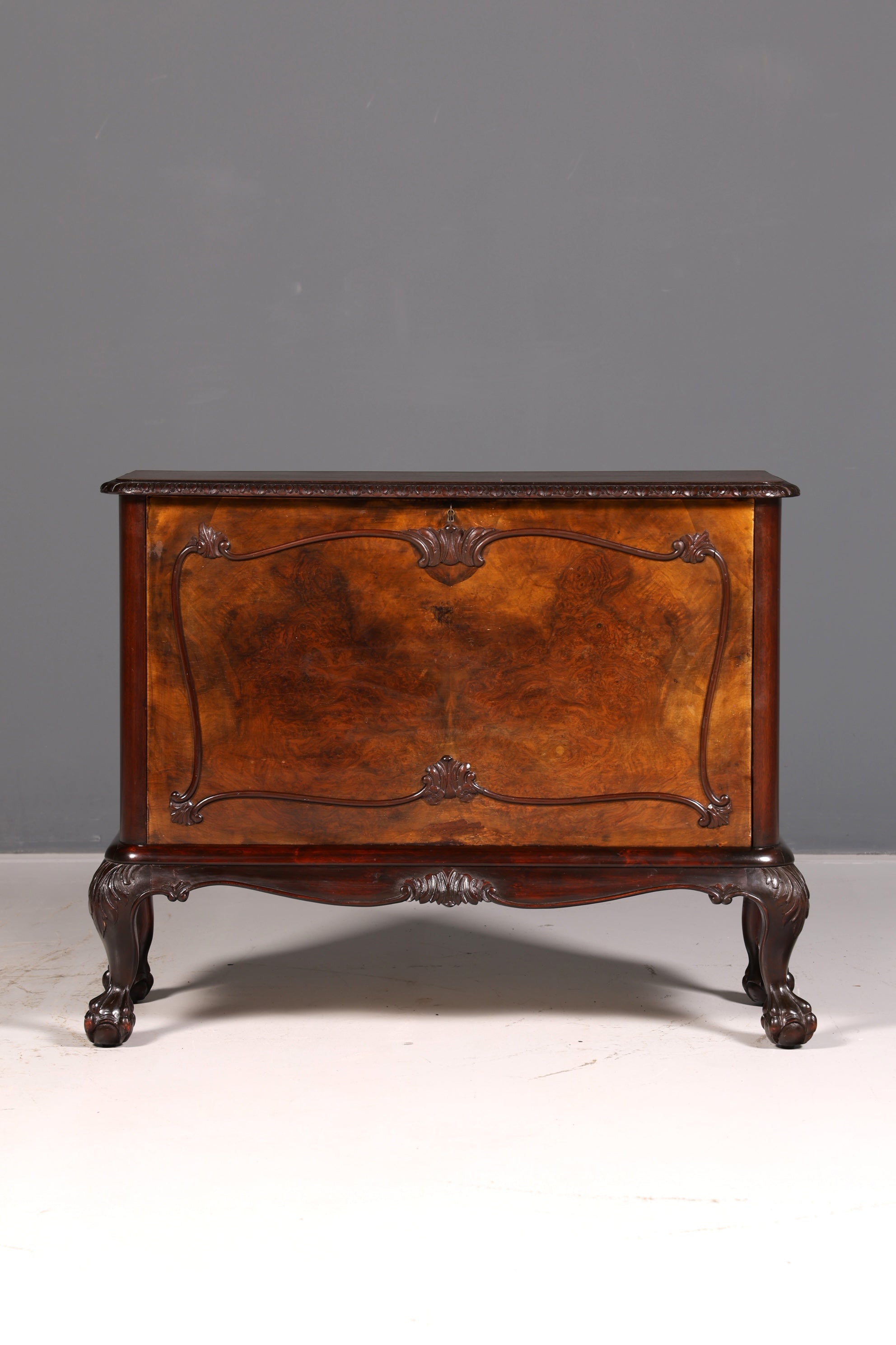 Wunderschöner Chippendale Schrank Barock Stil Klappschrank Kommode Truhe Antik Massivholz