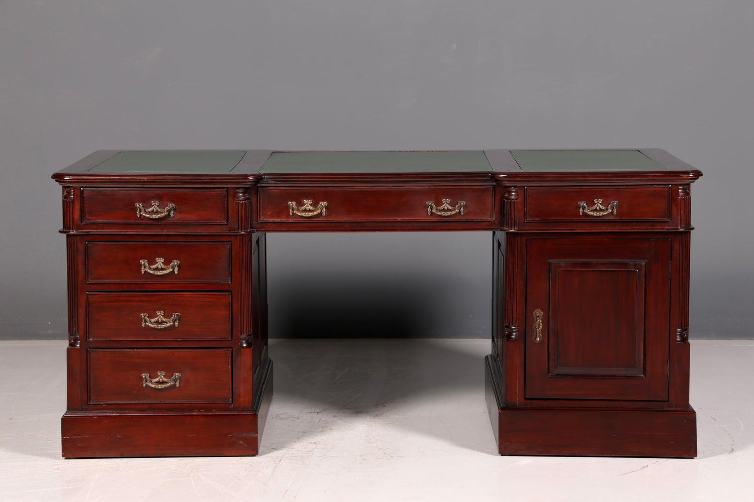 Wunderschöner Englischer Schreibtisch Mahagoni echt Lederauflage Bürotisch Partner Desk Office Desk Antik Vintage